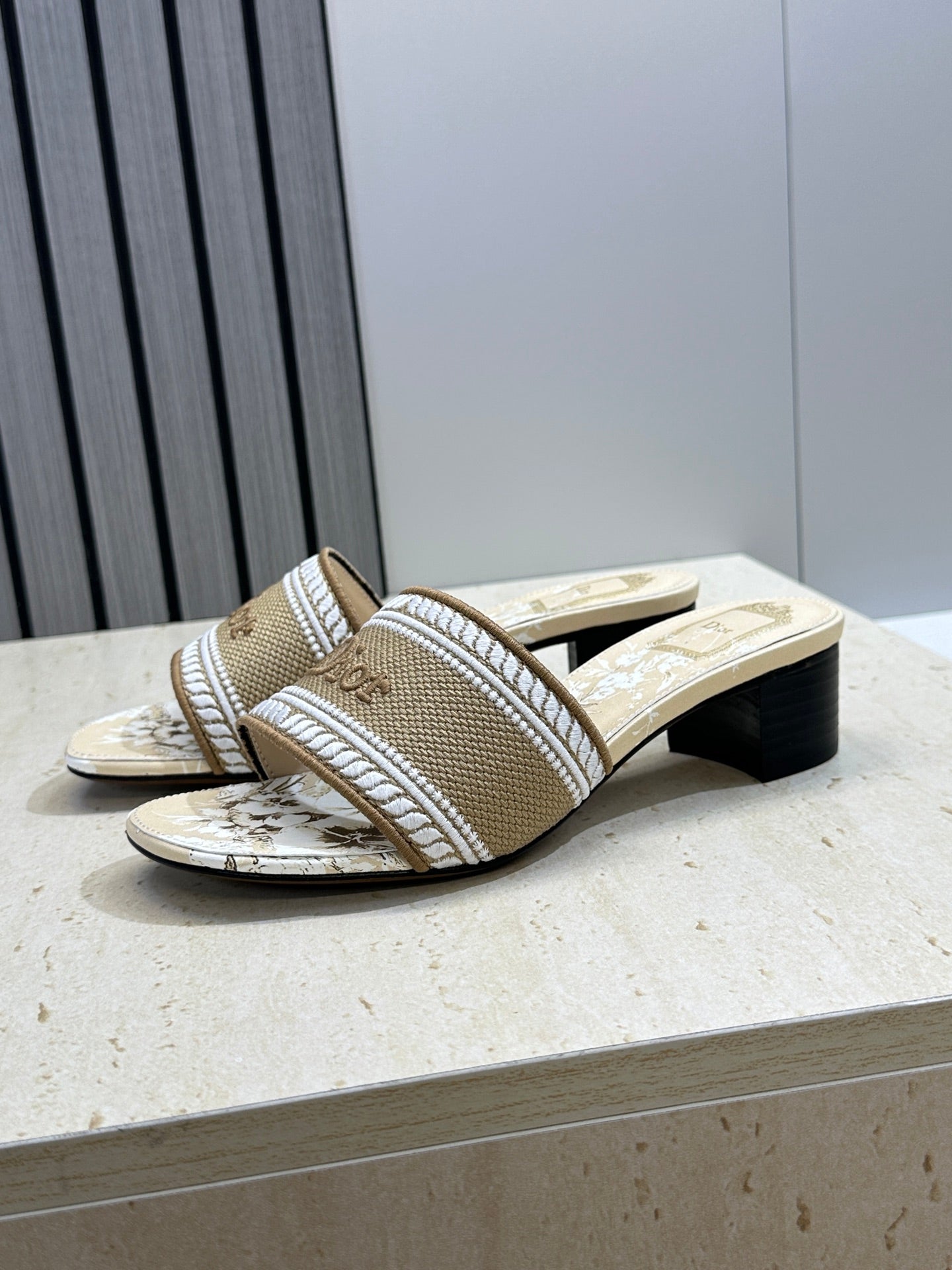 Dway Mules