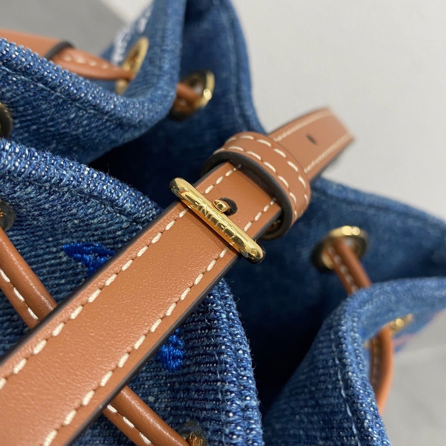 Triomphe Mini Bucket