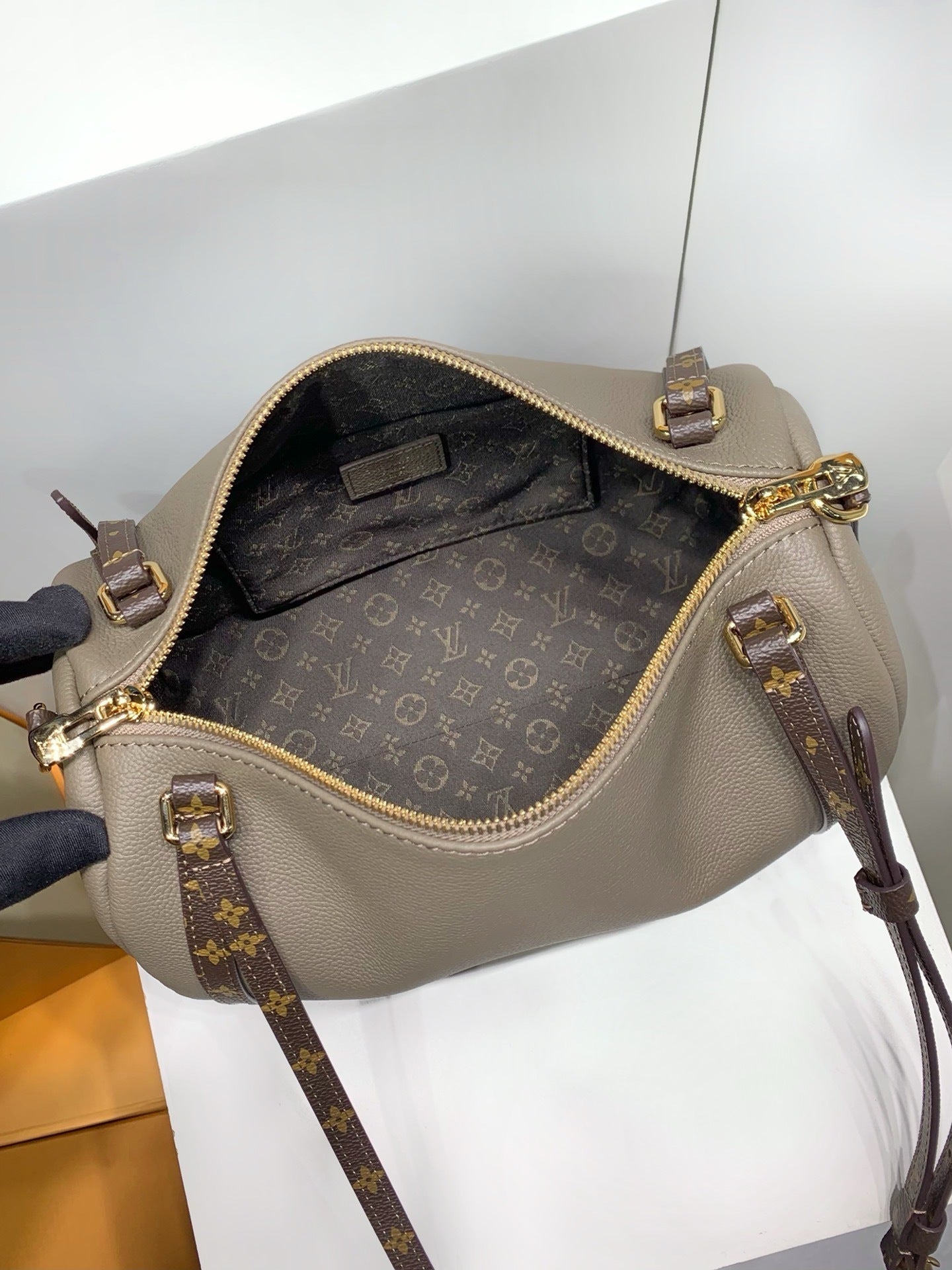 Express Medium Bag