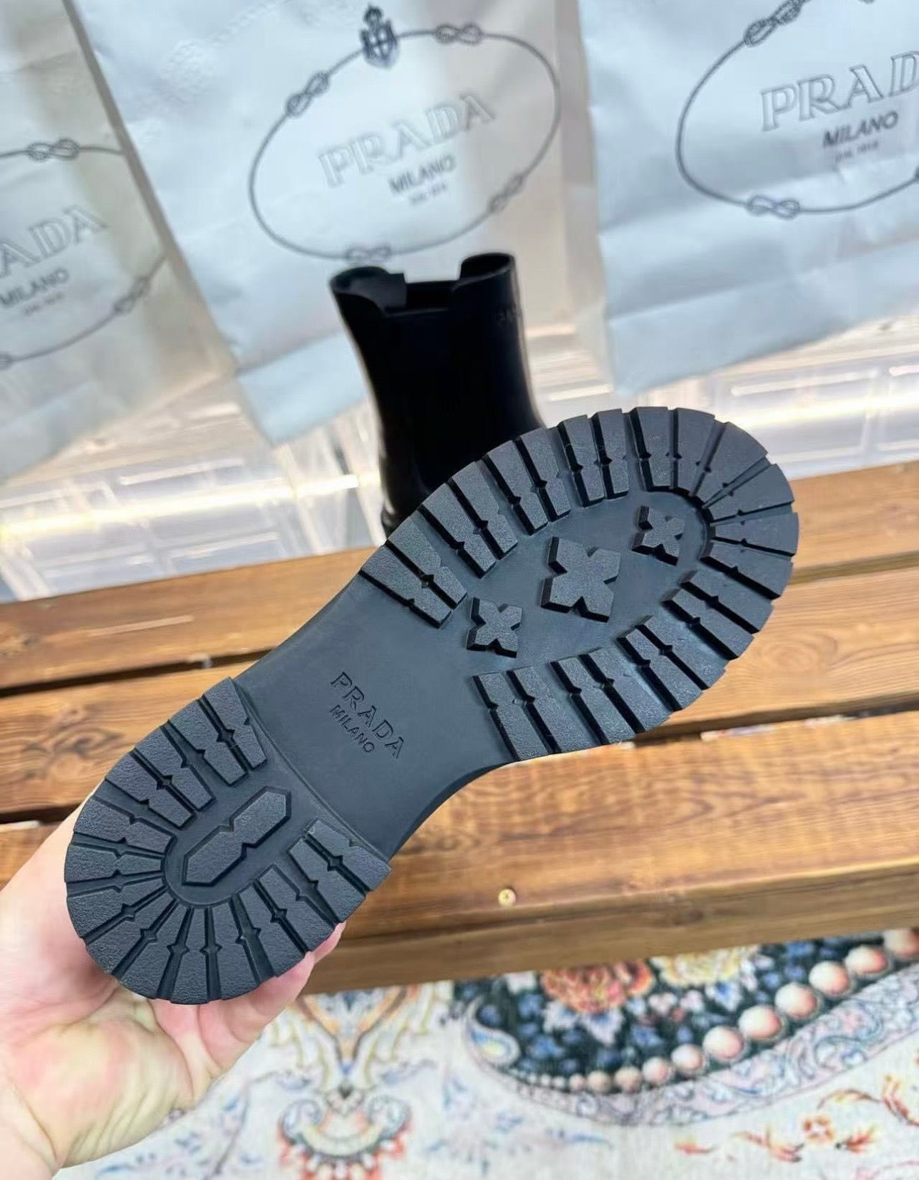Logo Boots