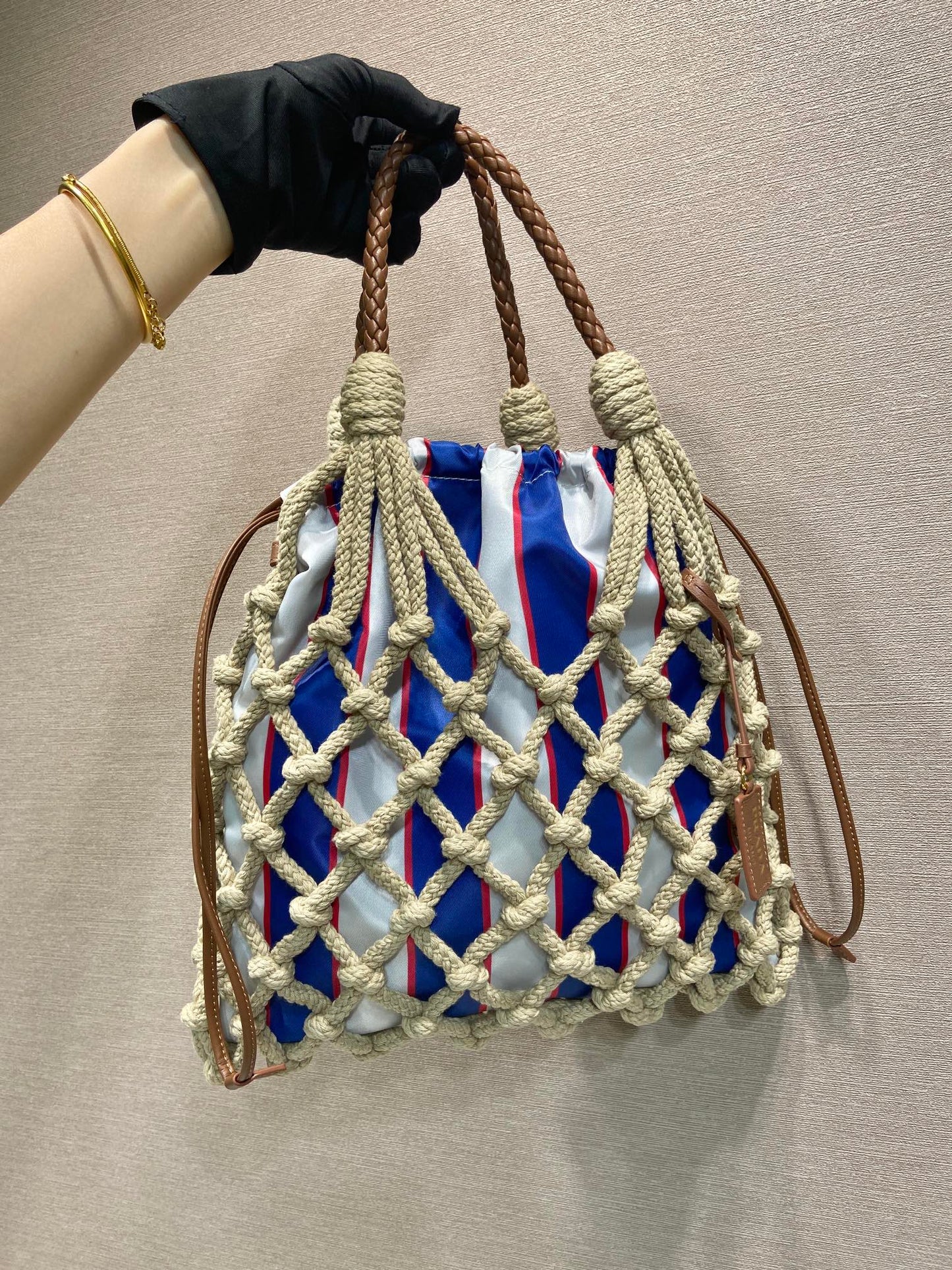 Noue Tote