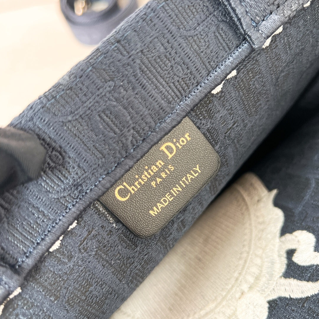 Medium Book Tote