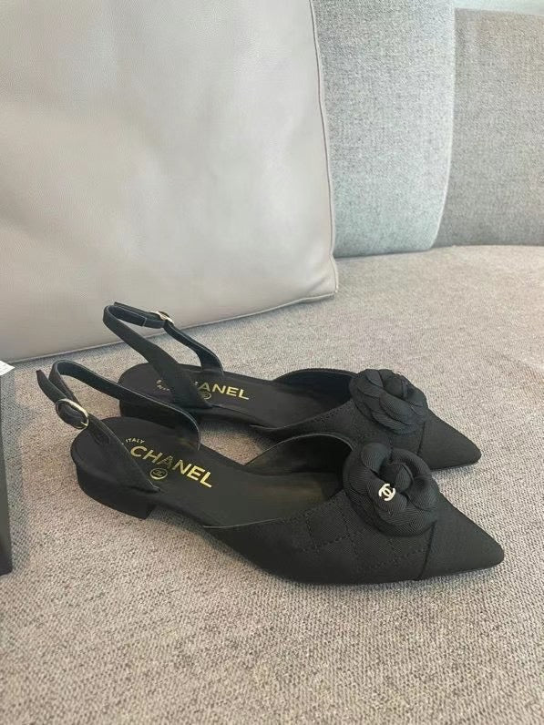 Camellia Pumps