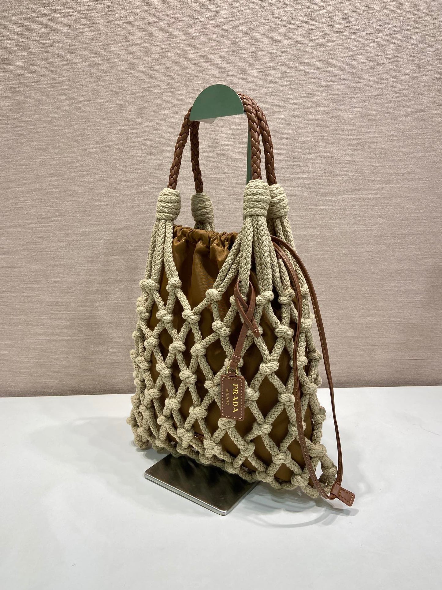 Noue Tote