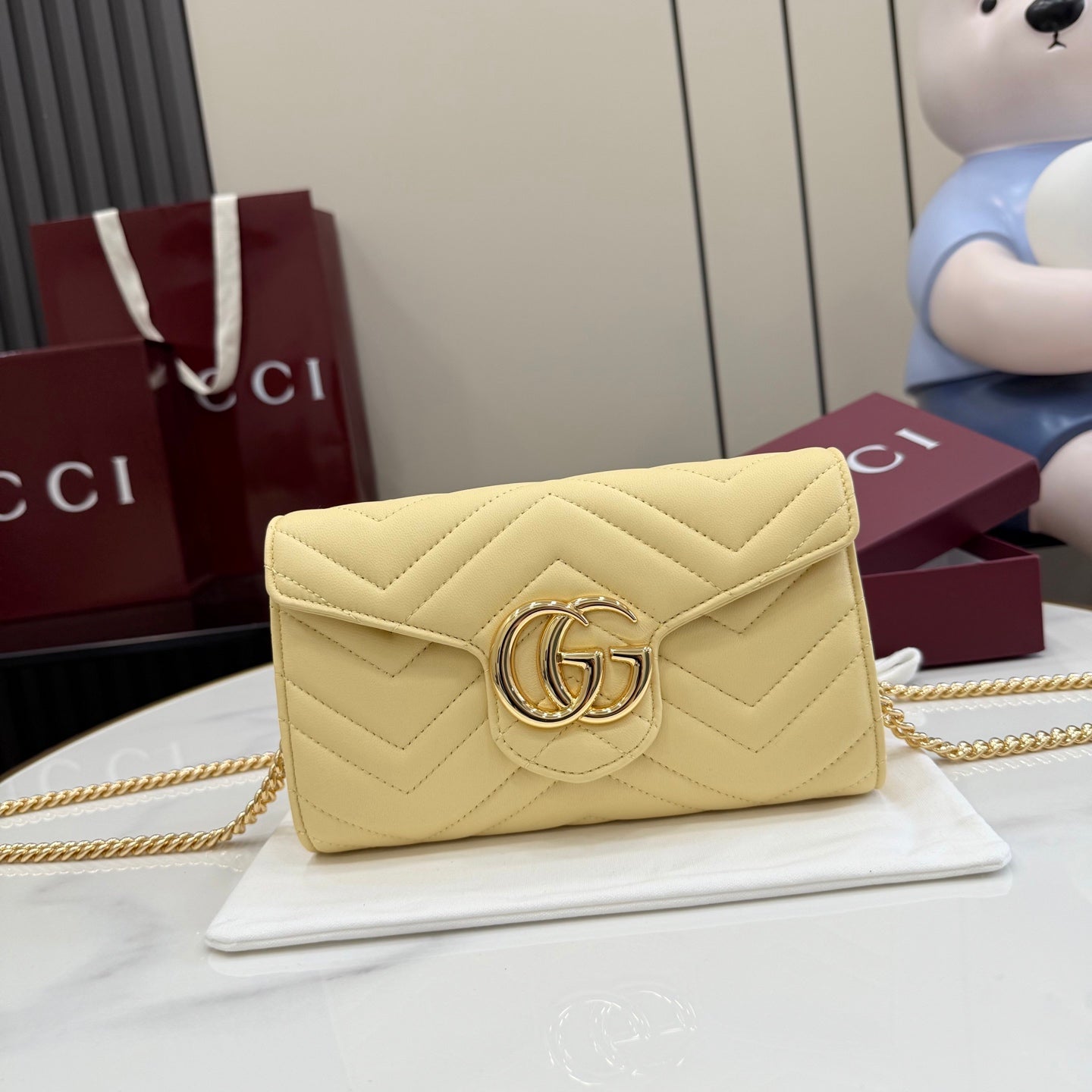 Marmont Clutch