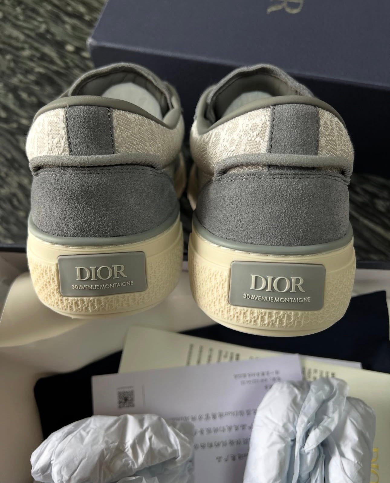 B33 Sneaker