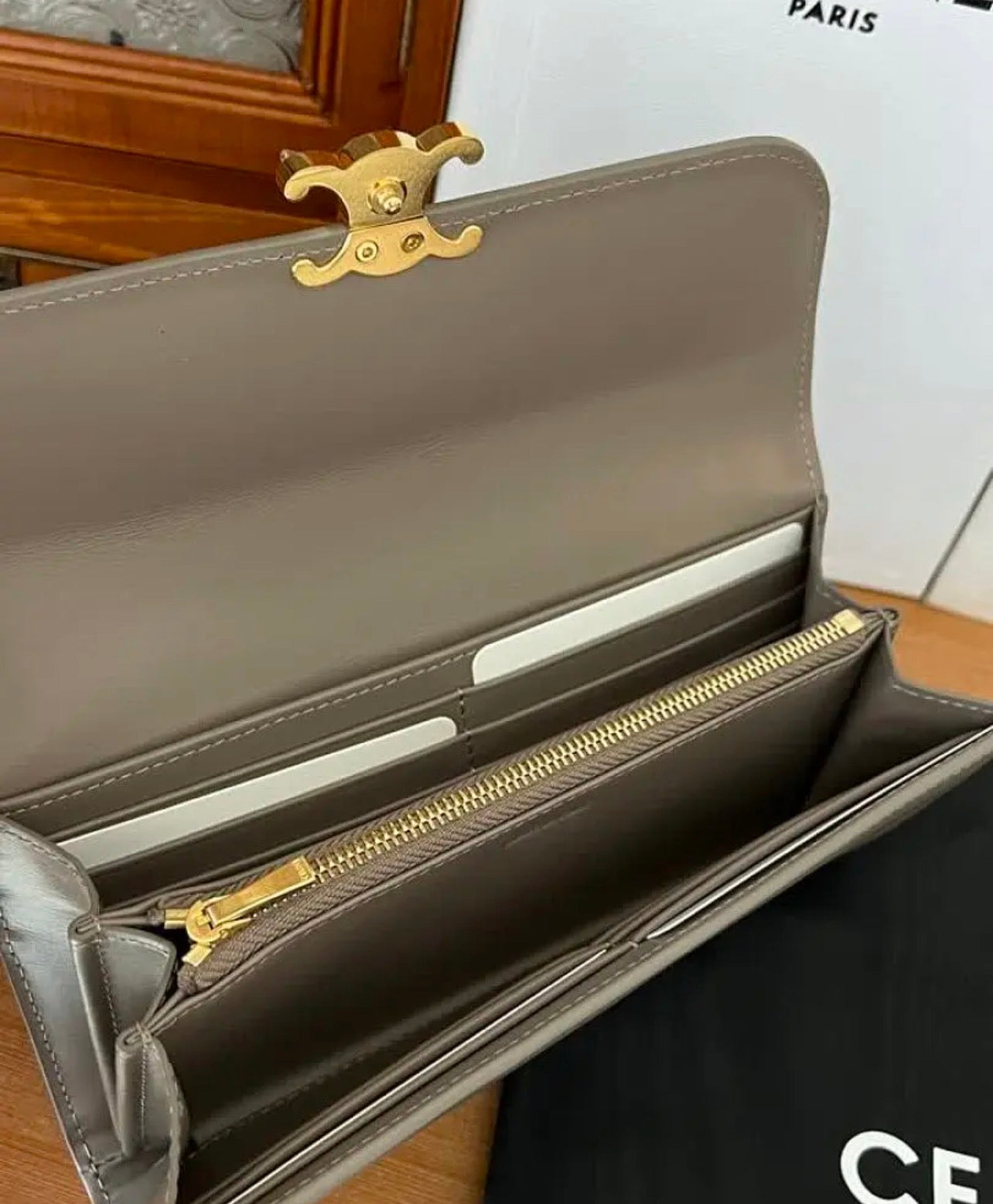 Triomphe Purse