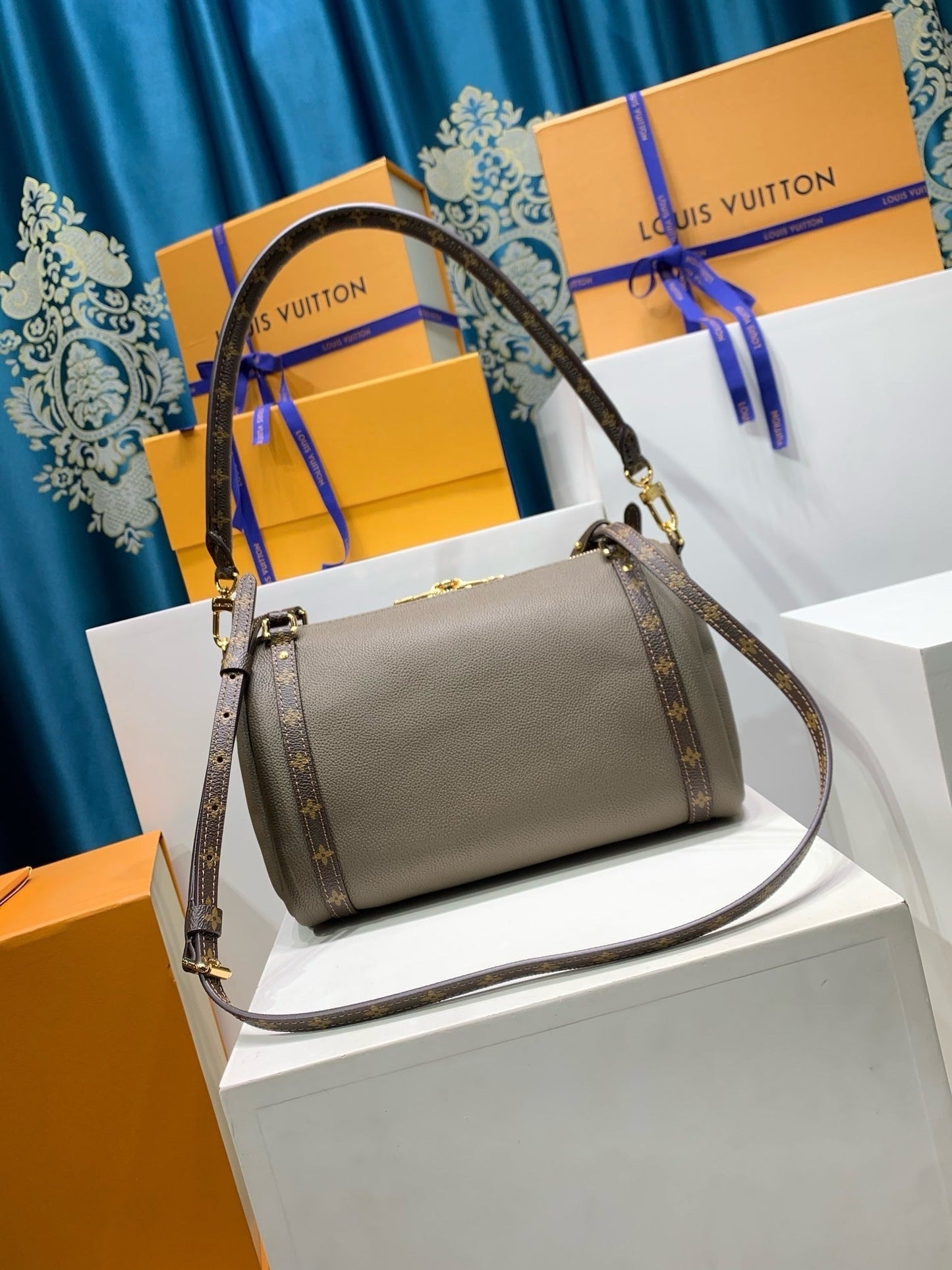Express Medium Bag