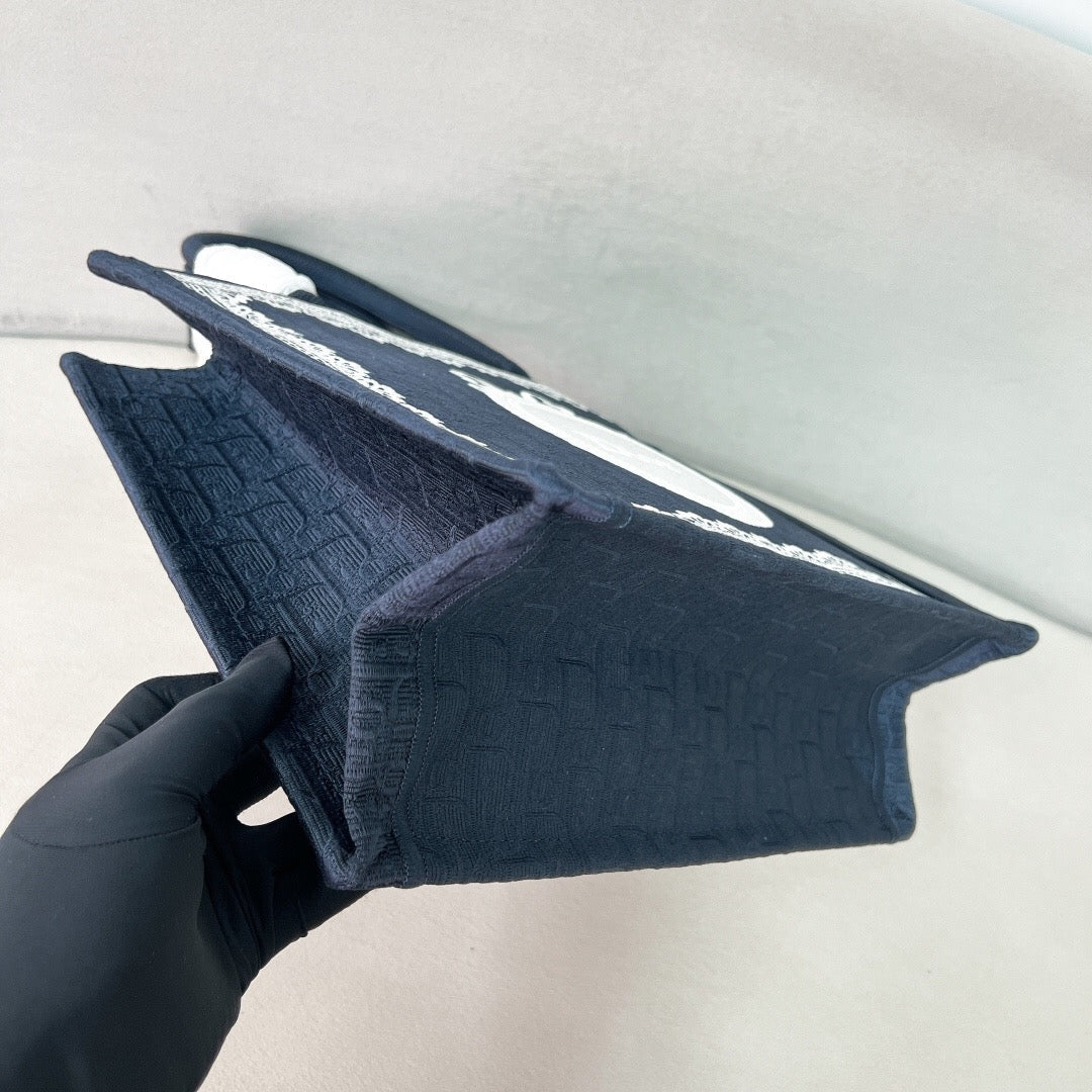 Medium Book Tote
