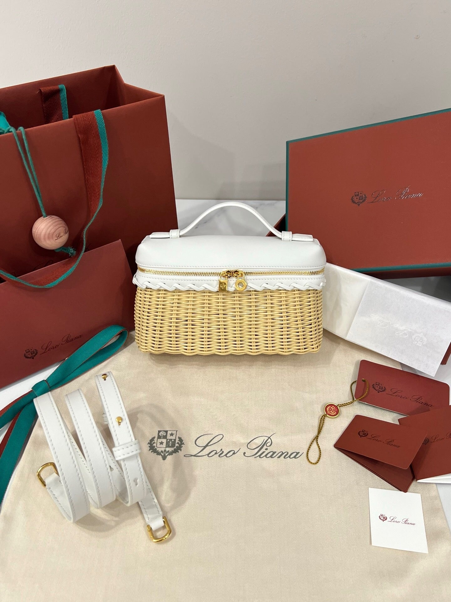 Extra Wicker Bag