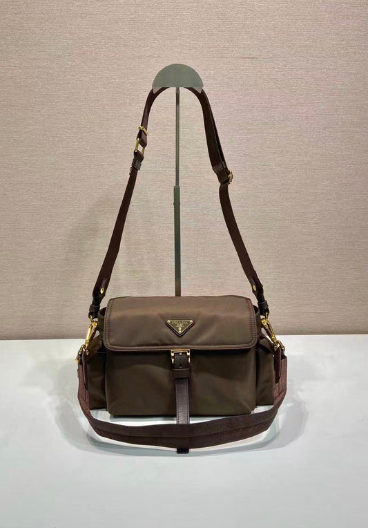 Explore Tote