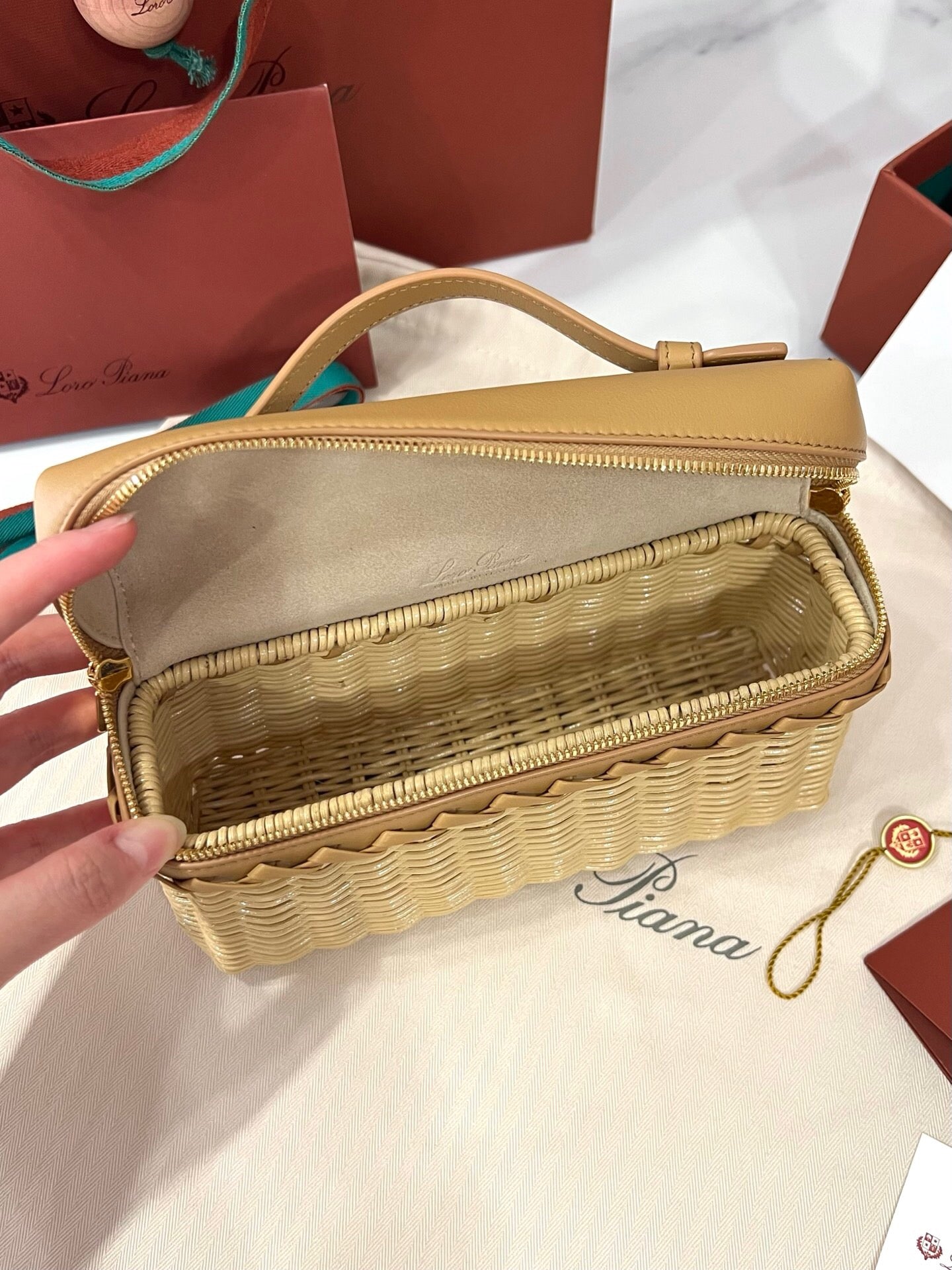 Extra Wicker Bag