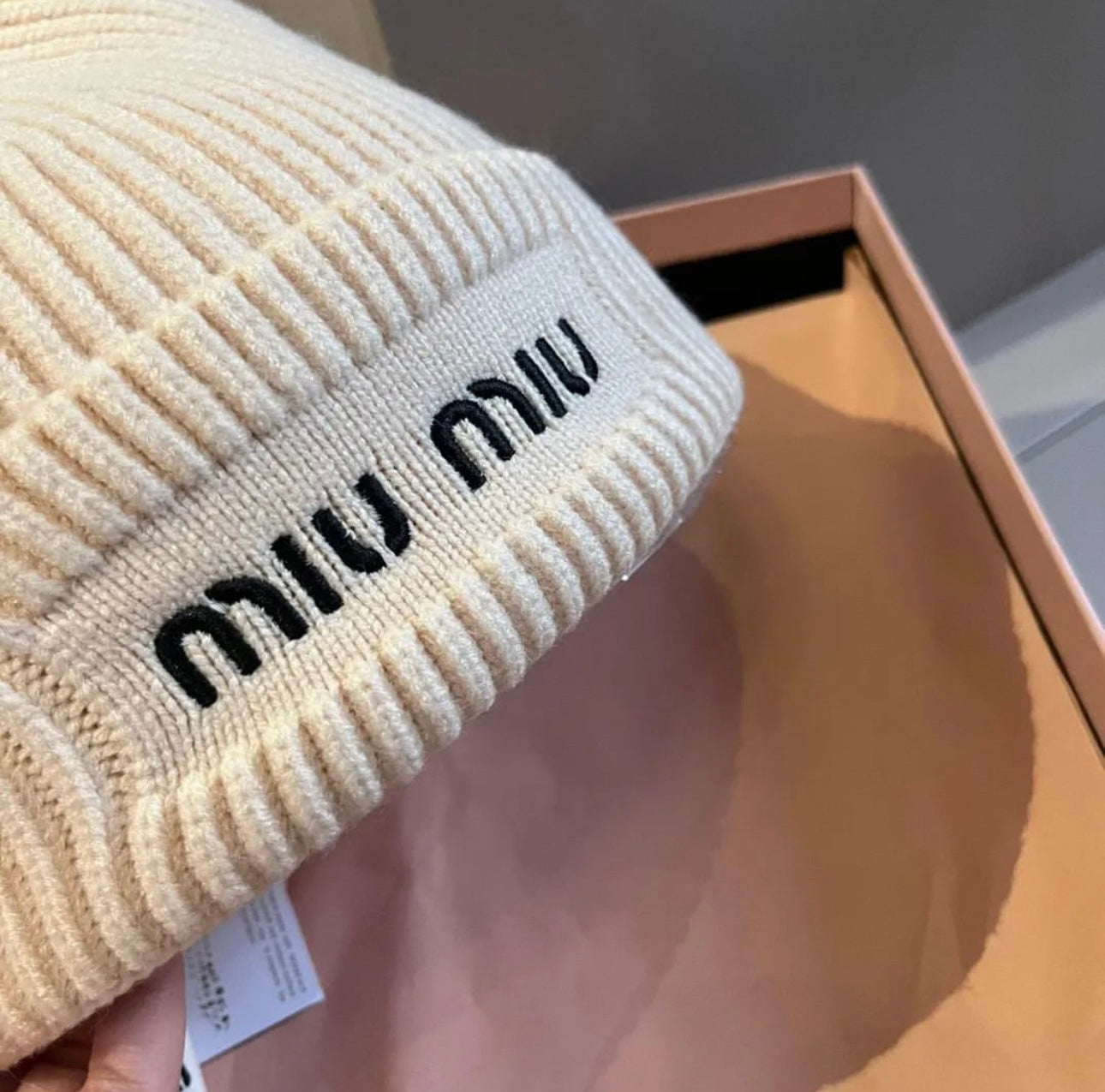 Logo Beanie