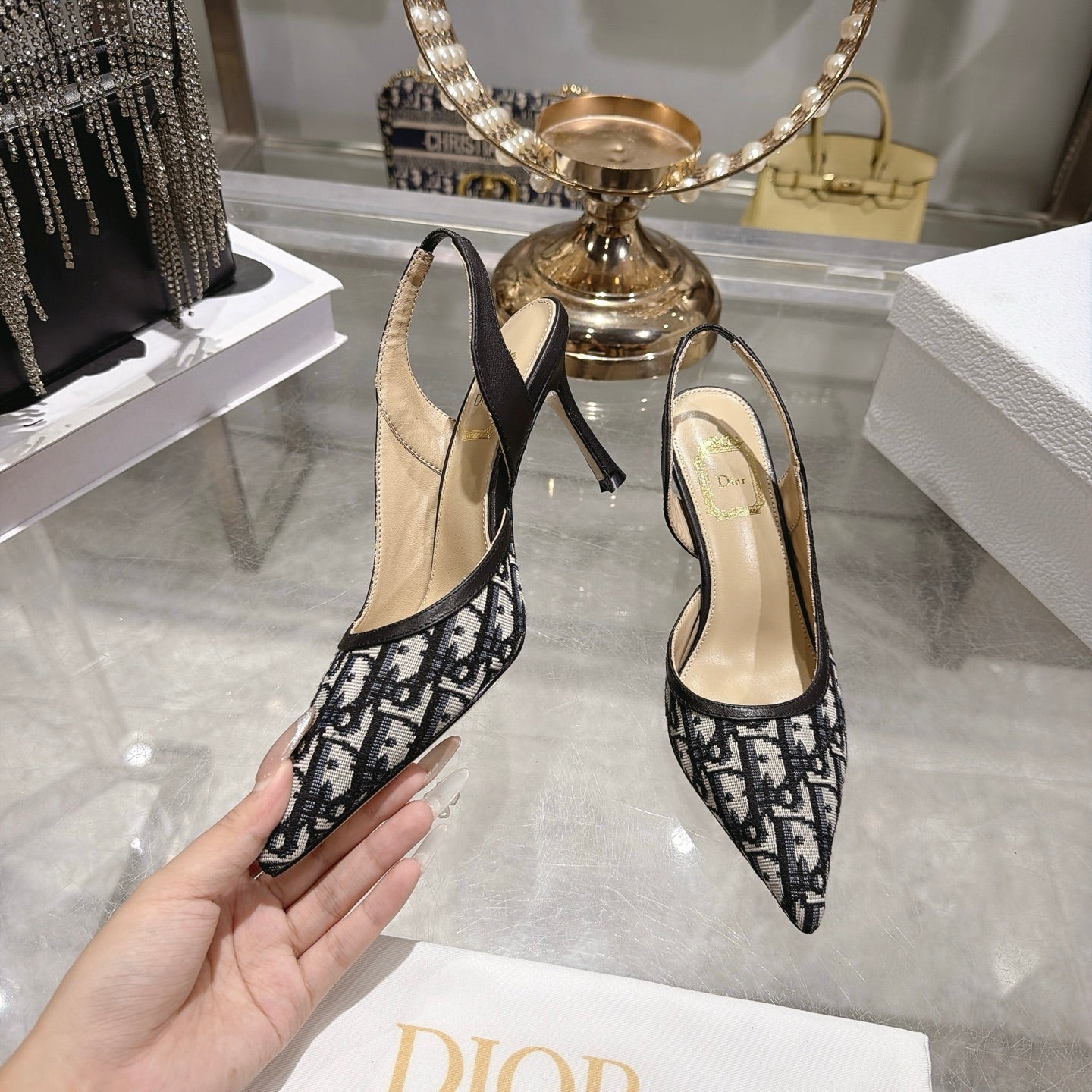Oblique Pumps