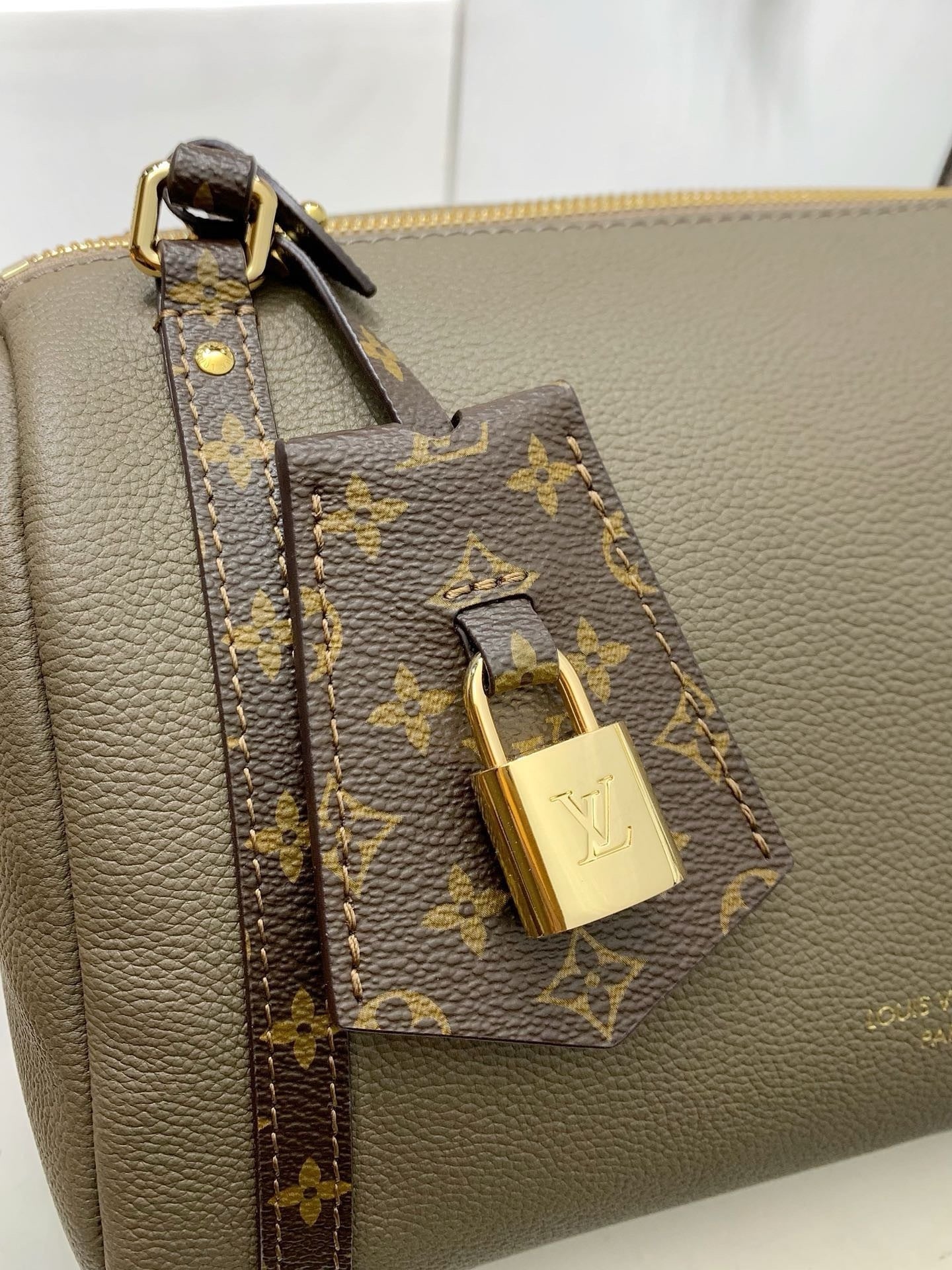 Express Medium Bag
