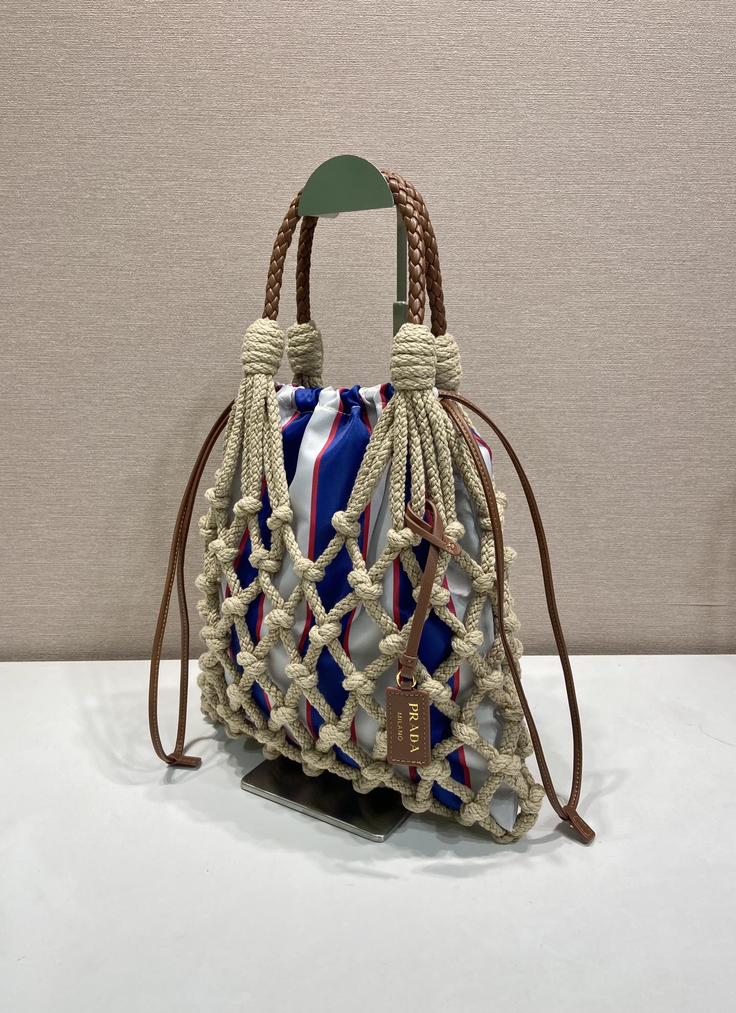 Noue Tote