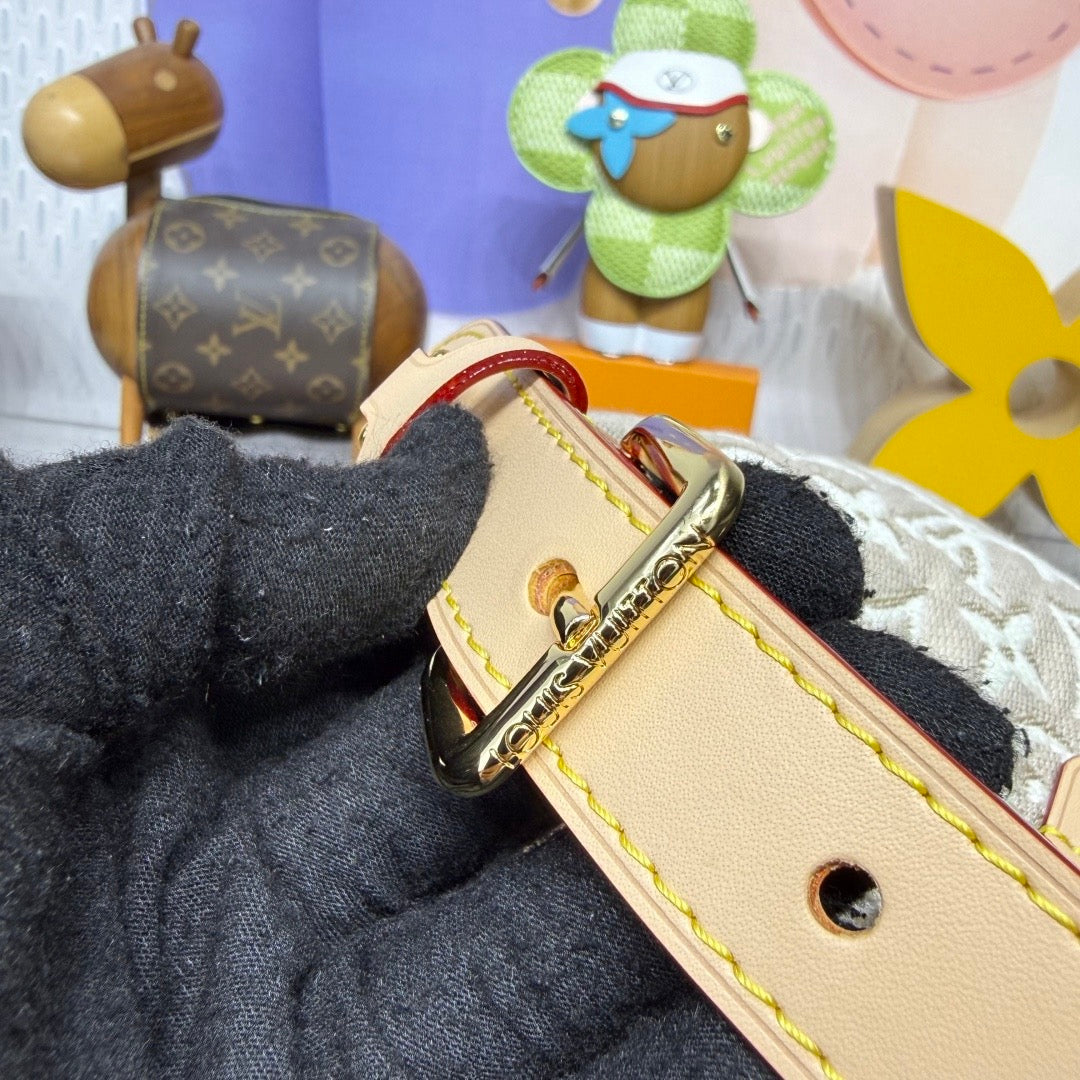 Hills Pochette