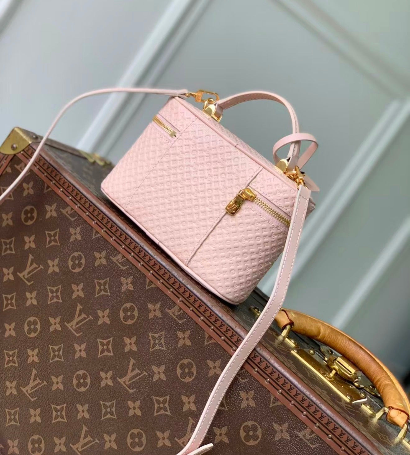 Vanity Chain Pouch