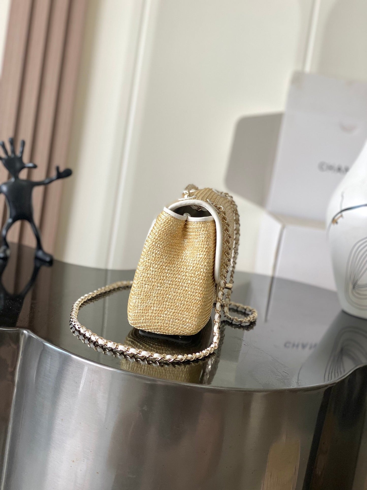 Classic Flap Raffia