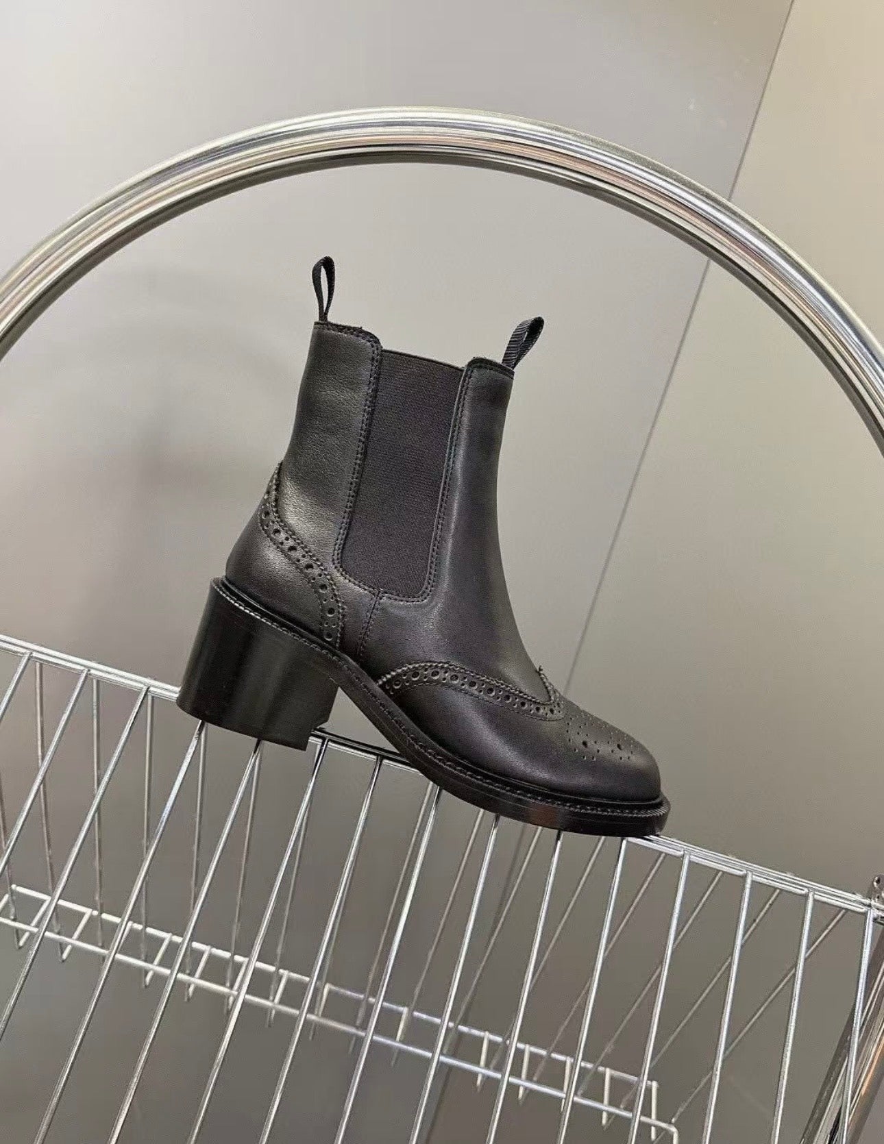 Logo Boots