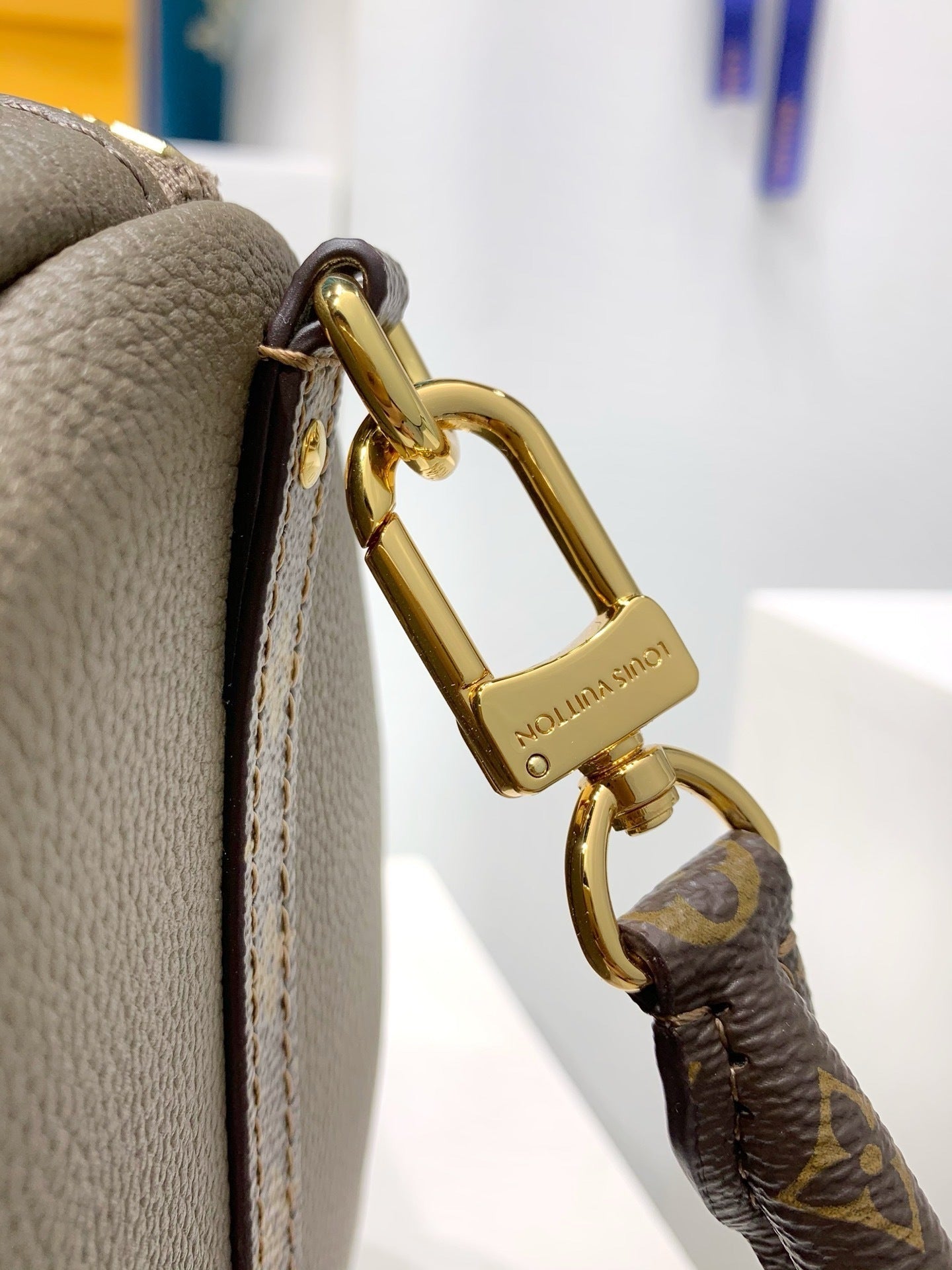 Express Medium Bag
