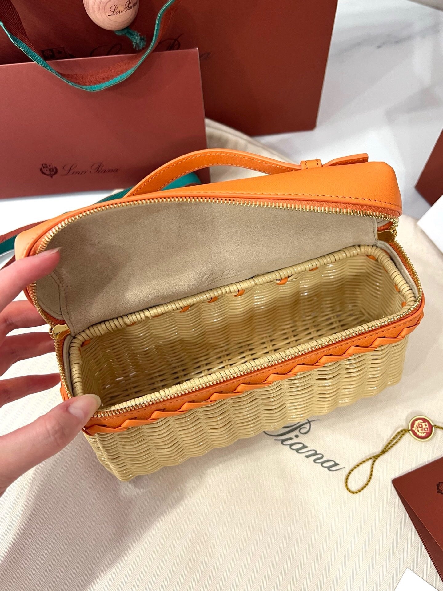 Extra Wicker Bag