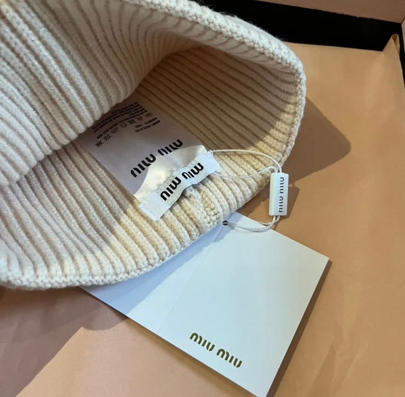 Logo Beanie