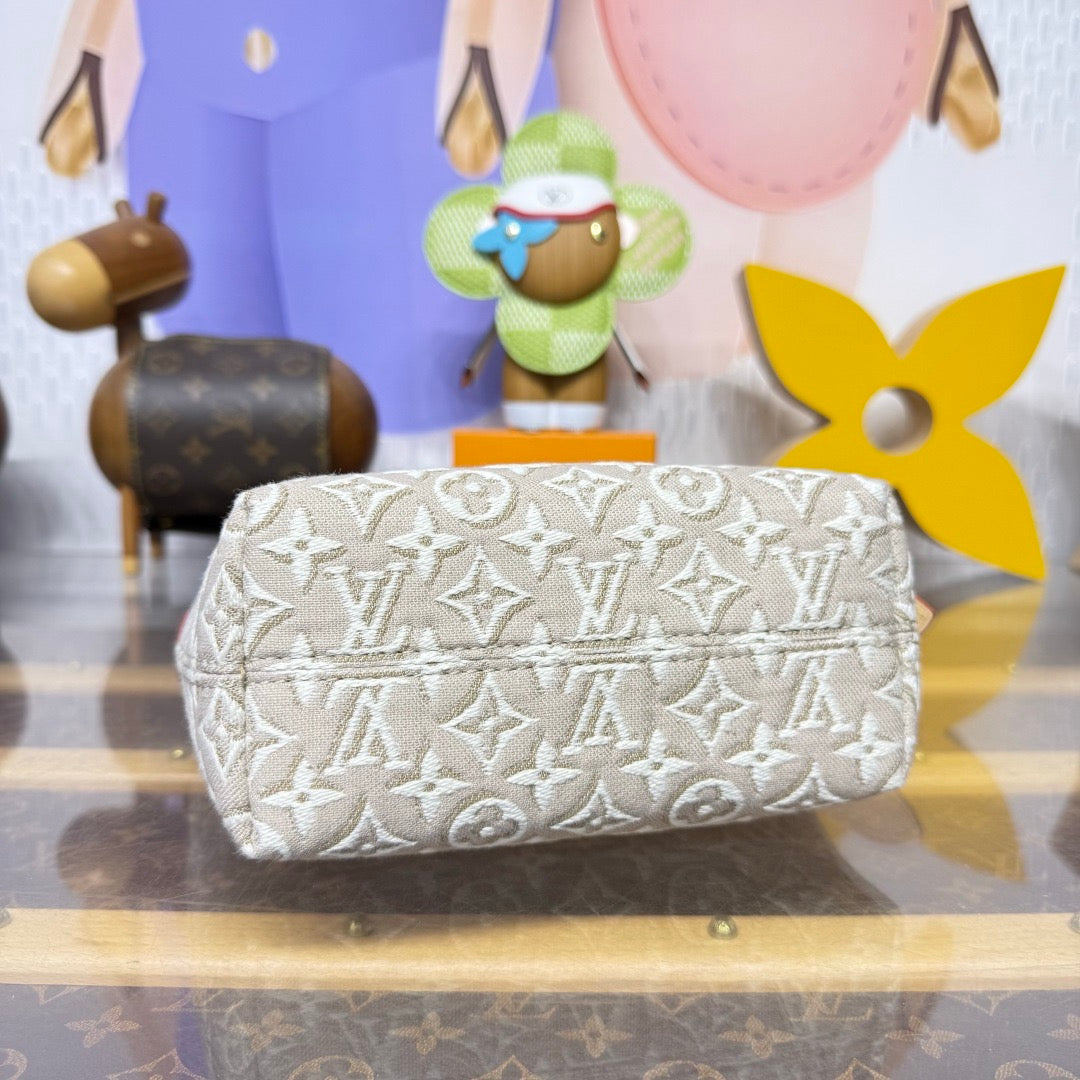 Hills Pochette