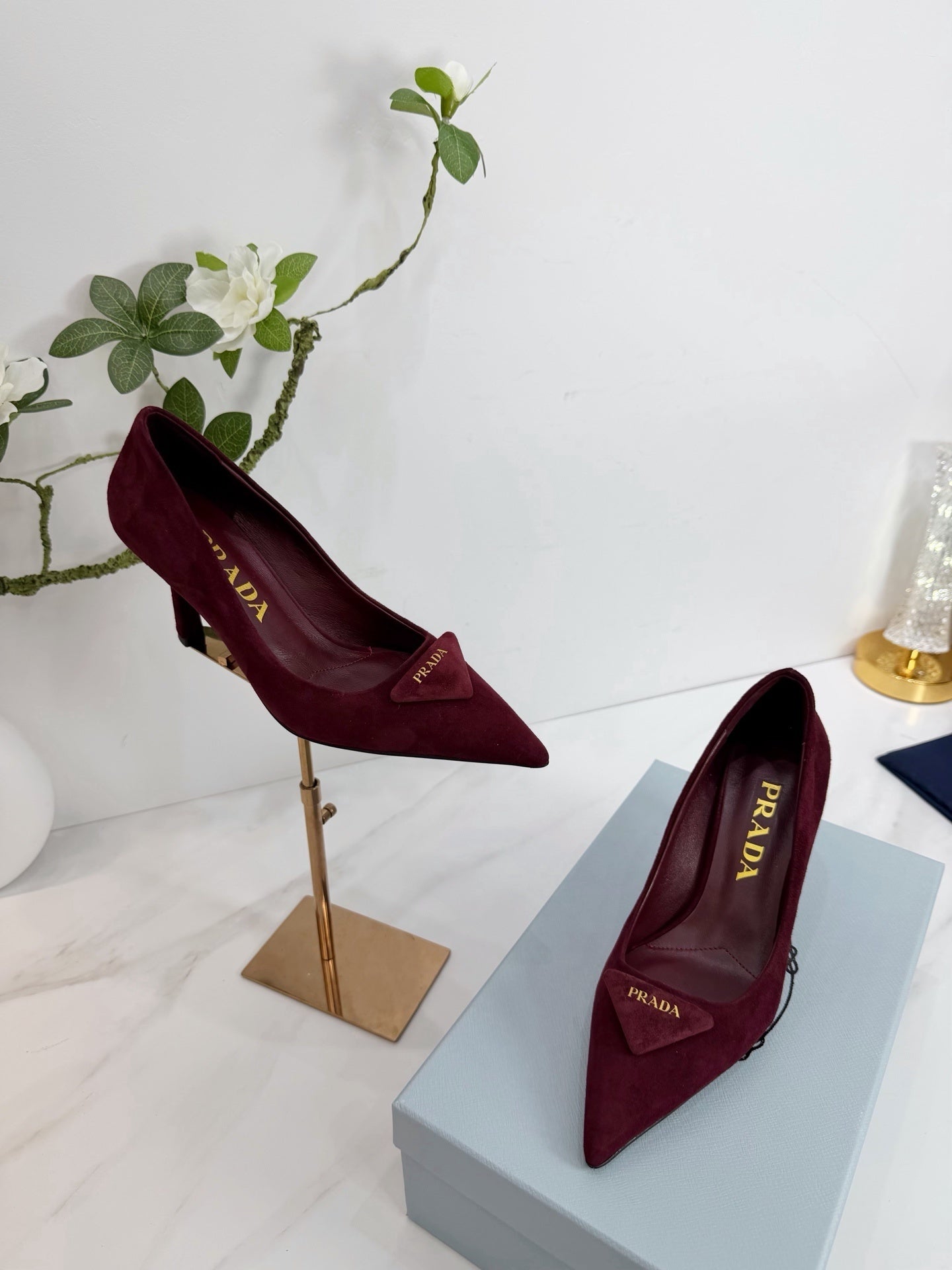 Suede Pumps