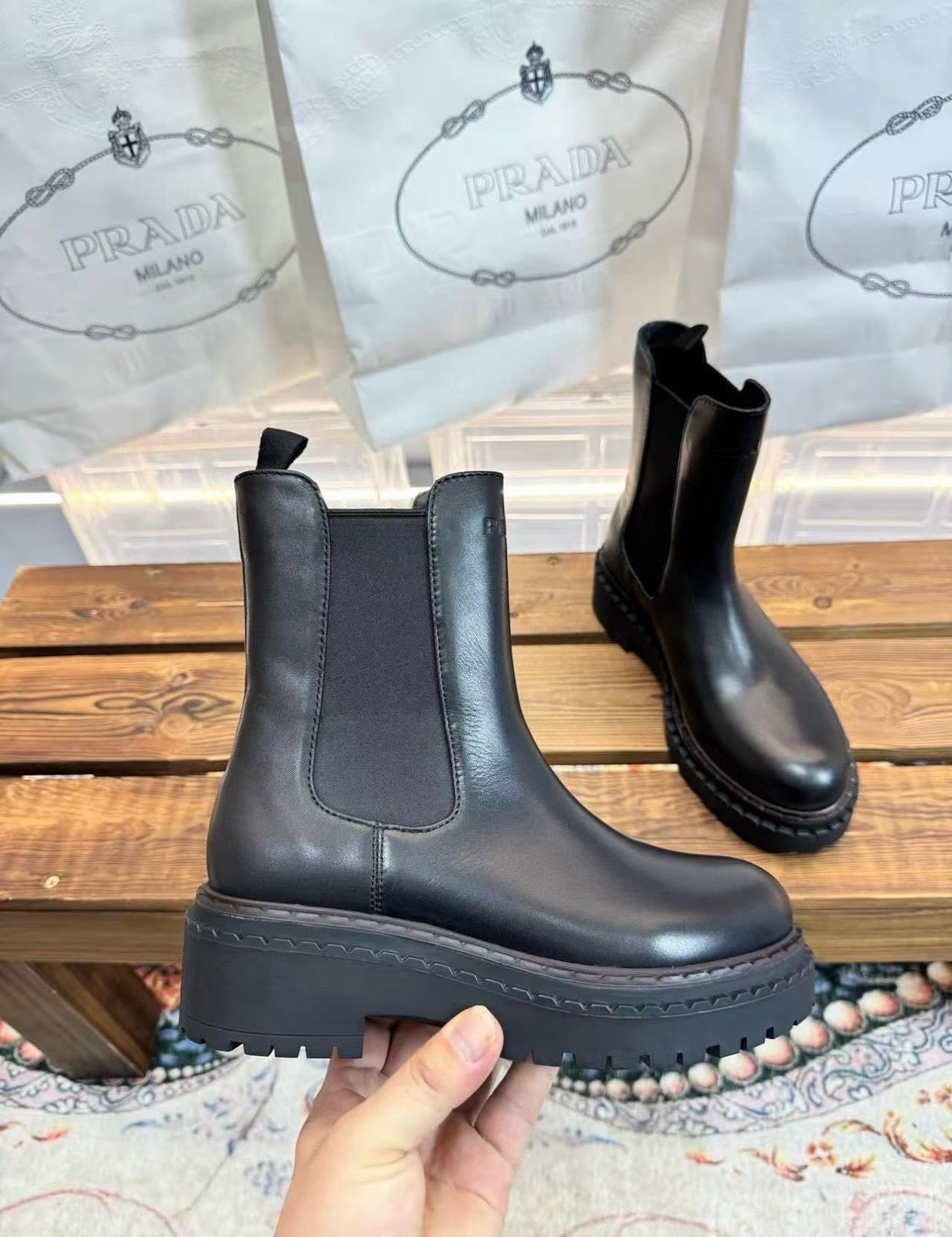 Logo Boots