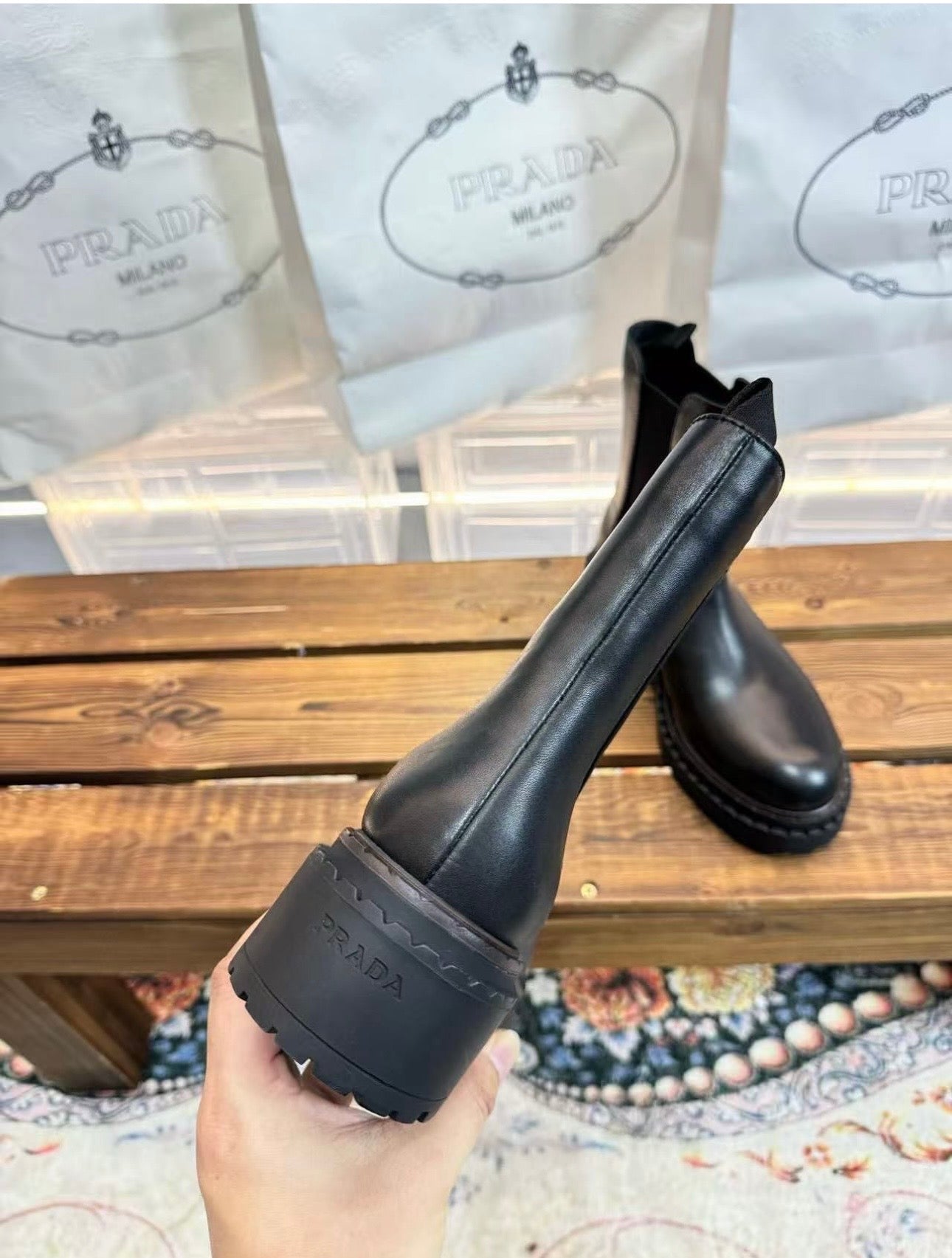 Logo Boots