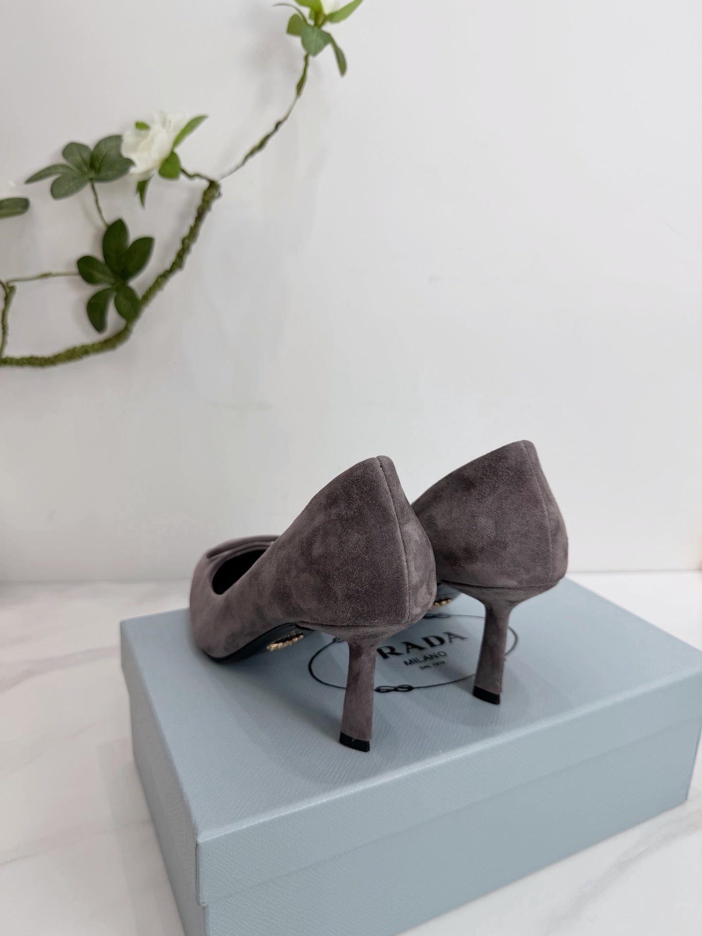 Suede Pumps