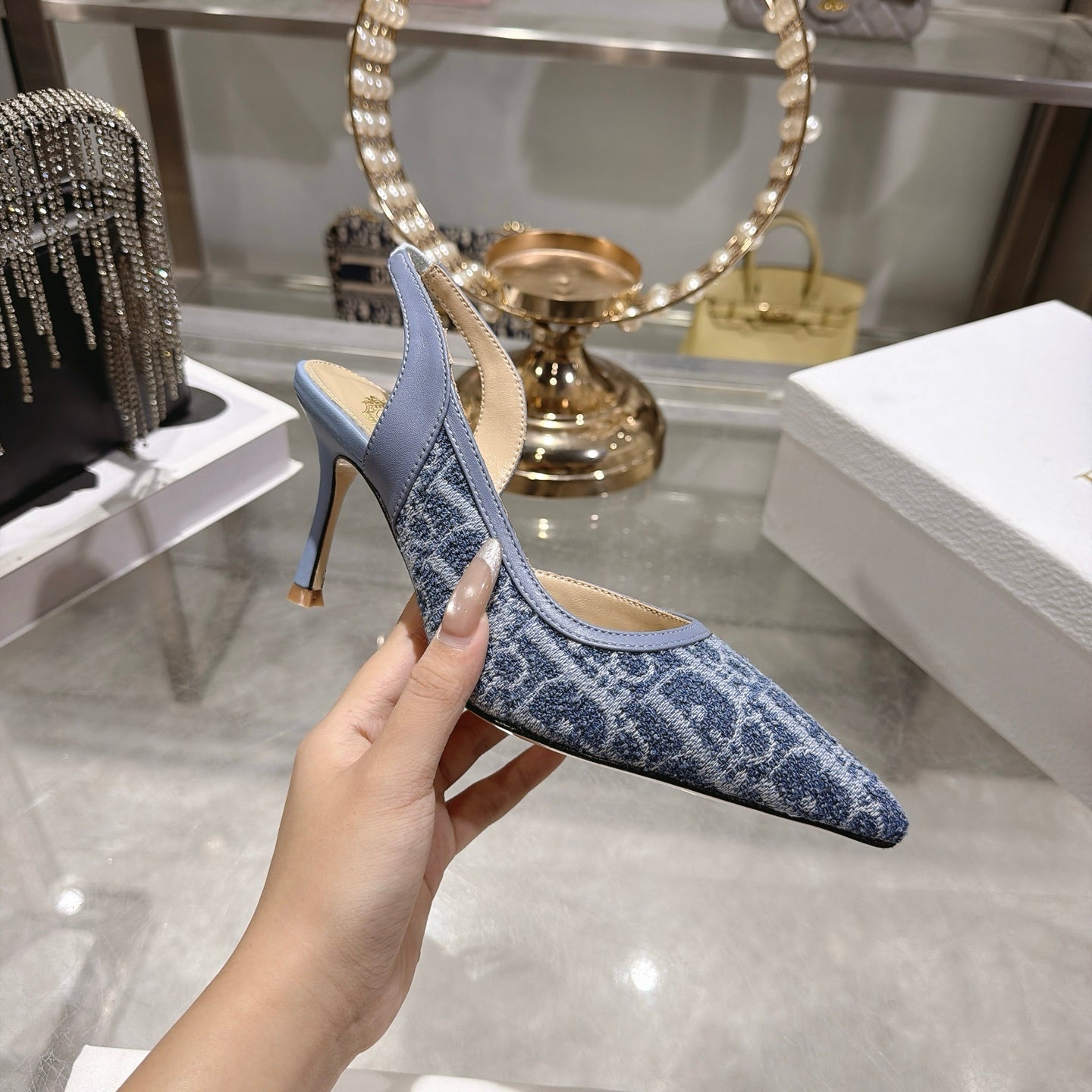 Oblique Pumps