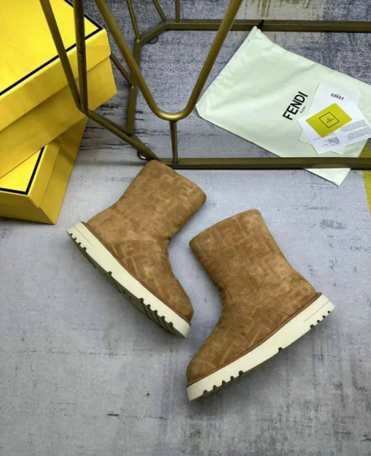 Logo Boots