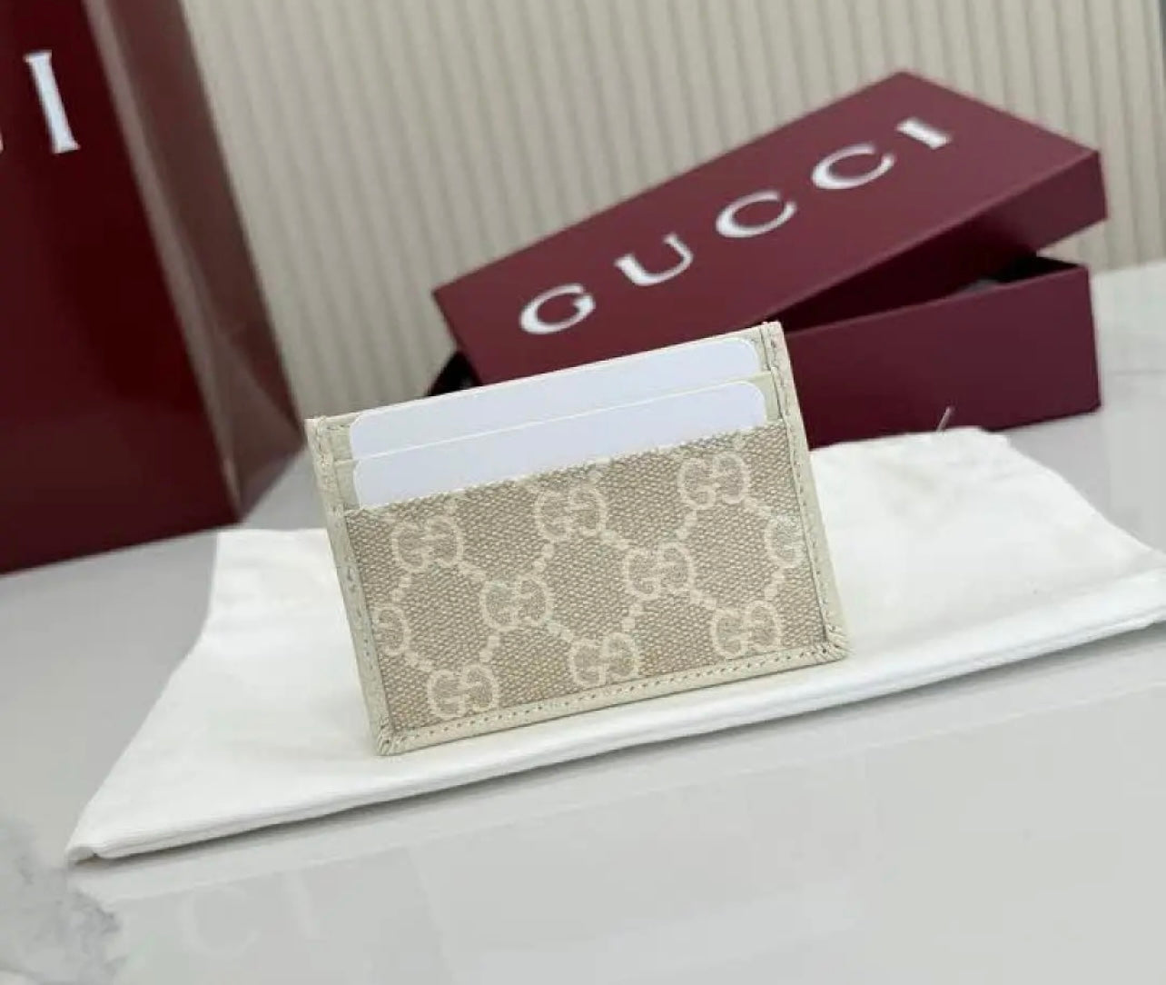 Ophidia Card Holder