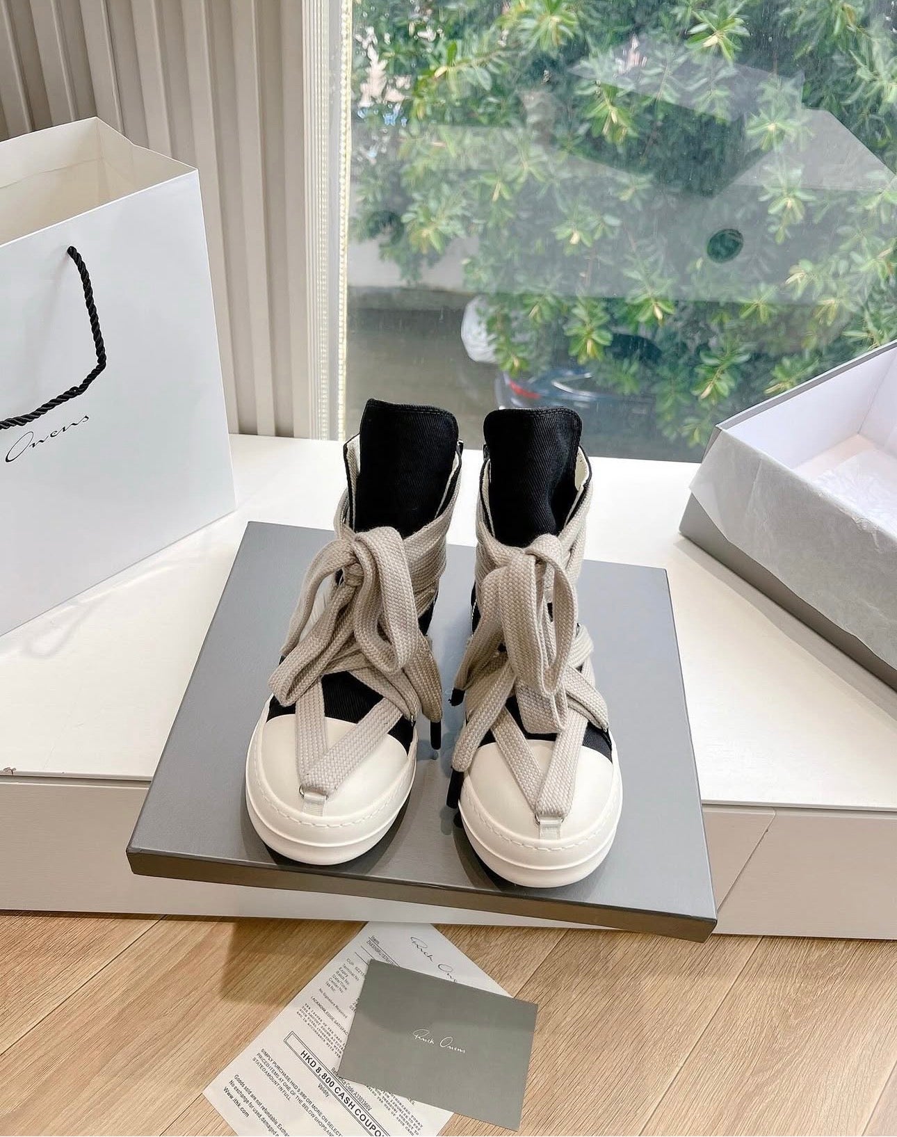Hexa Trainers