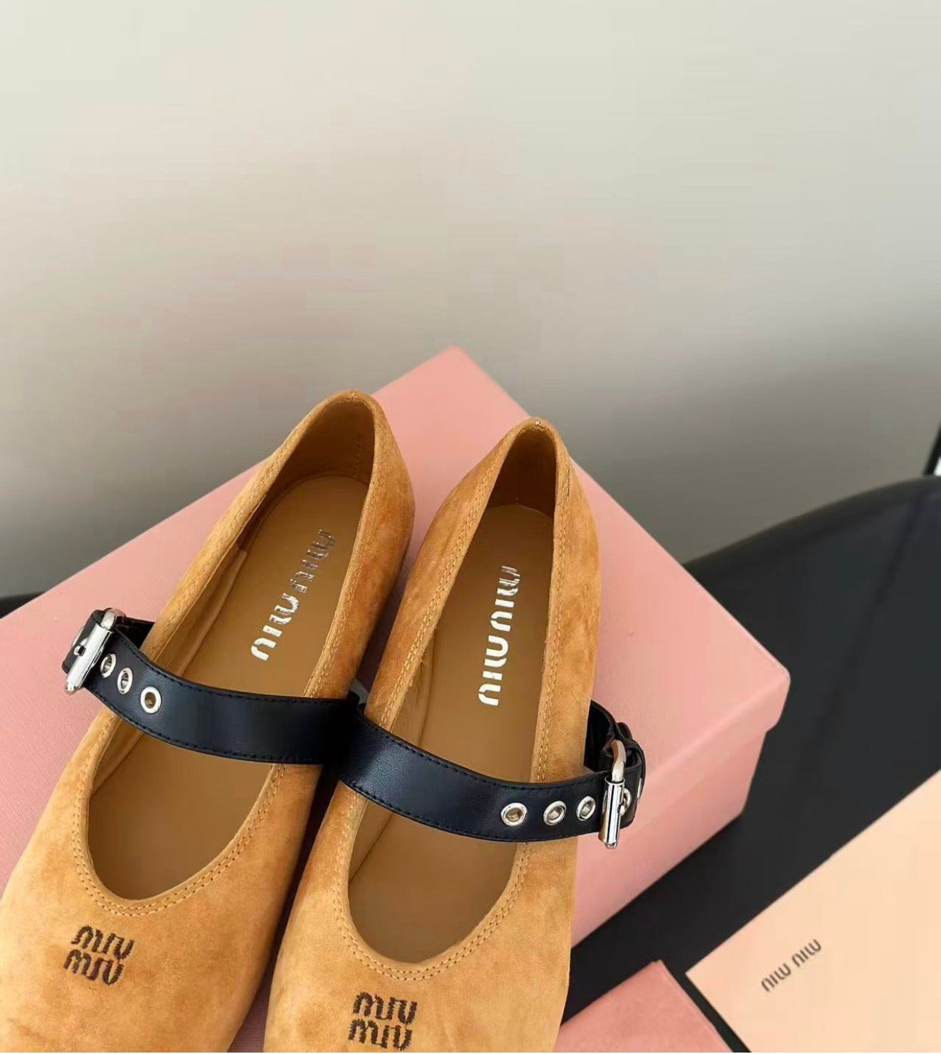 Suede Pumps