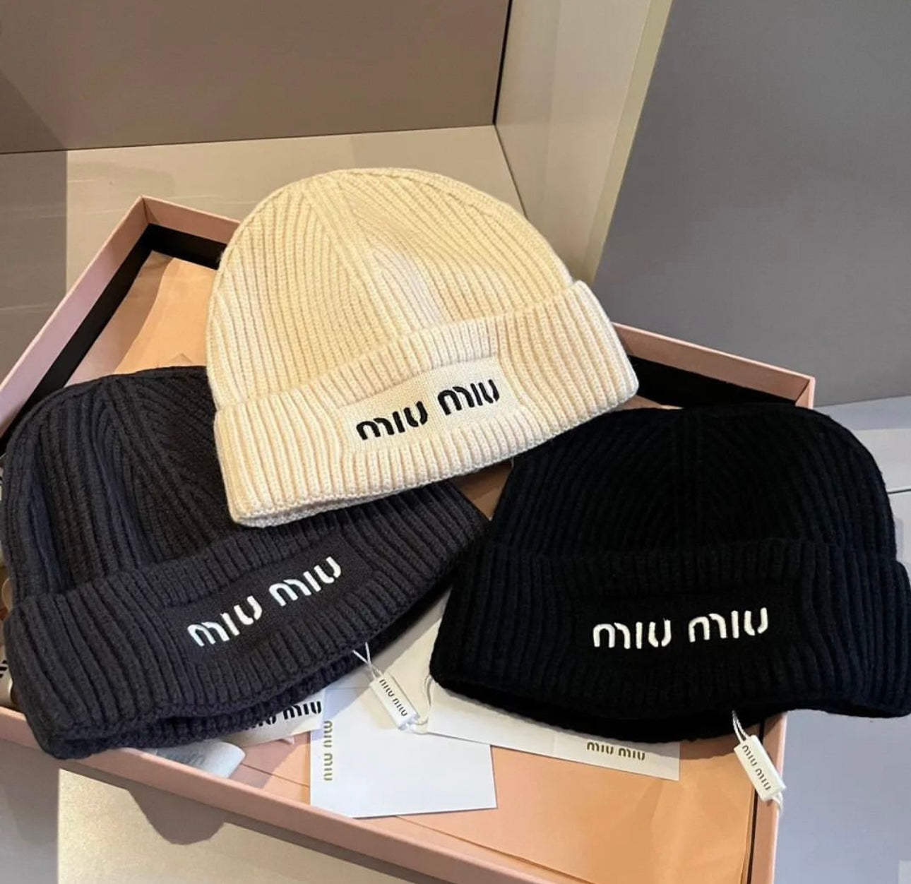 Logo Beanie