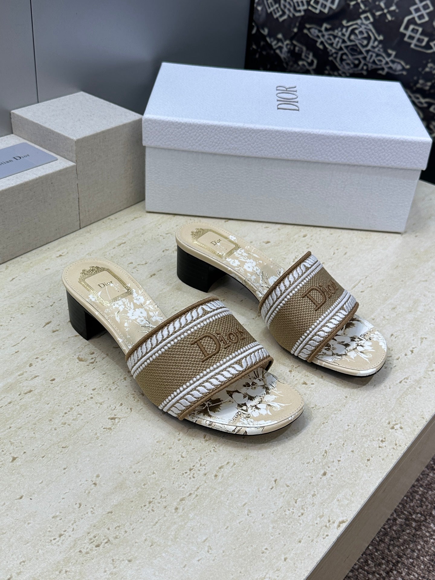 Dway Mules