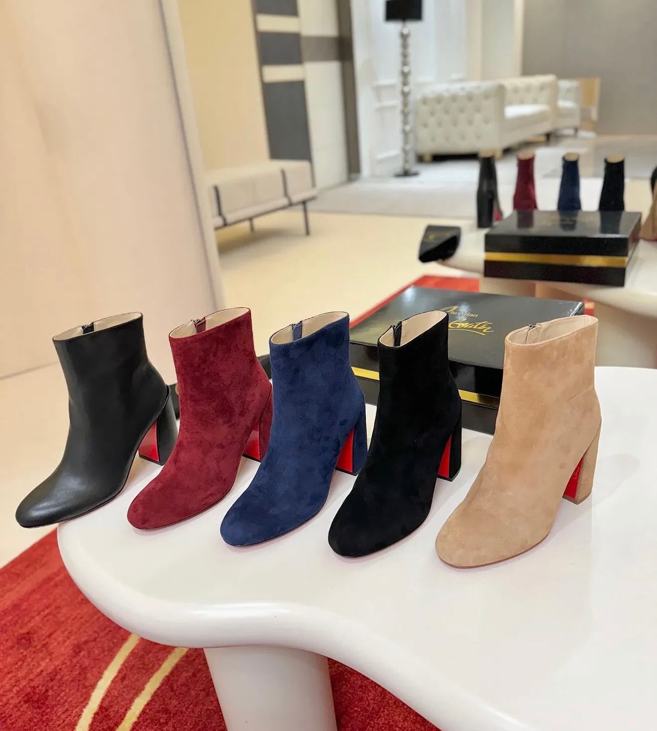 Logo Boots