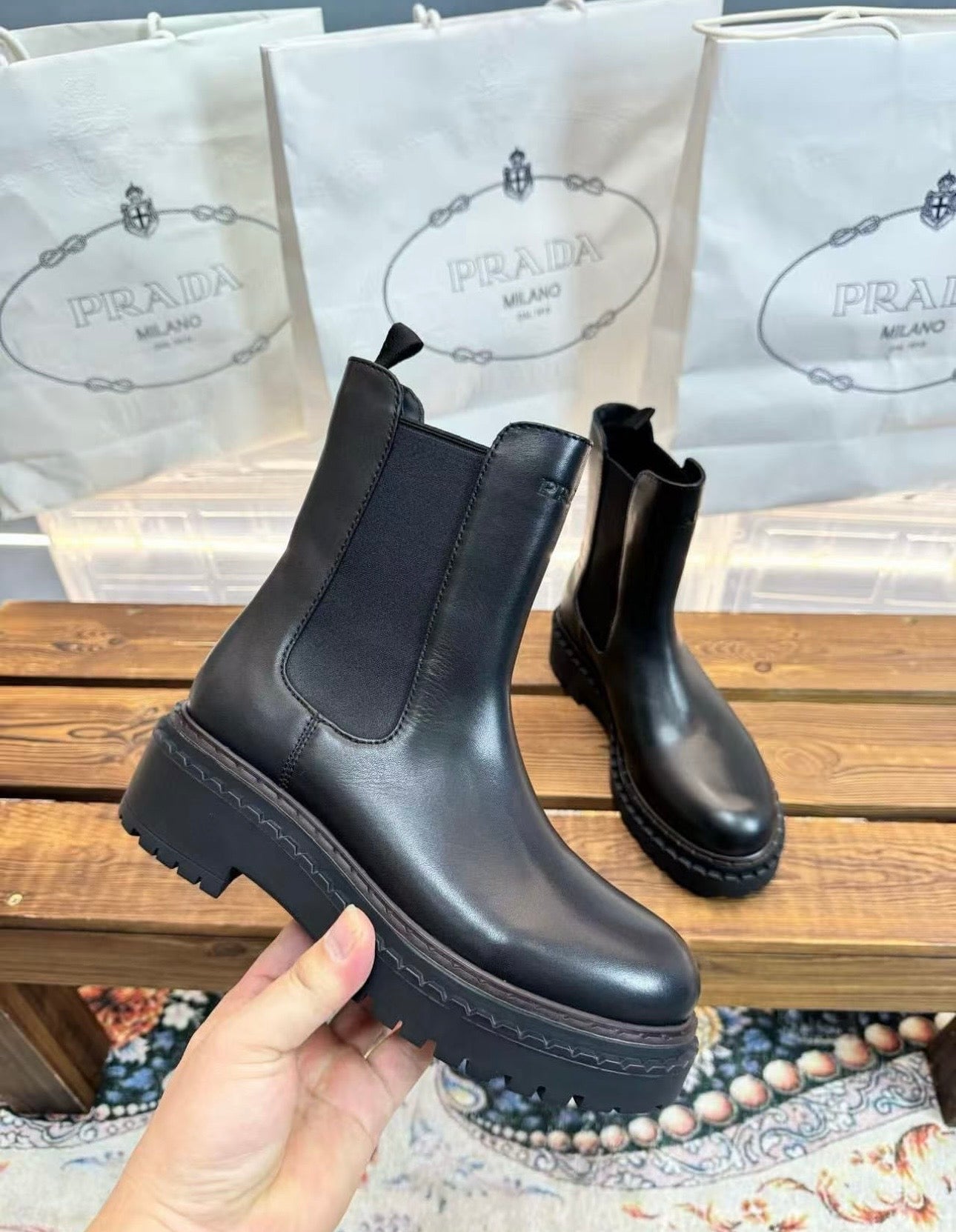 Logo Boots