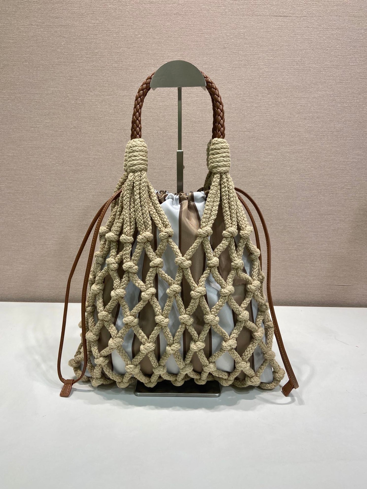Noue Tote