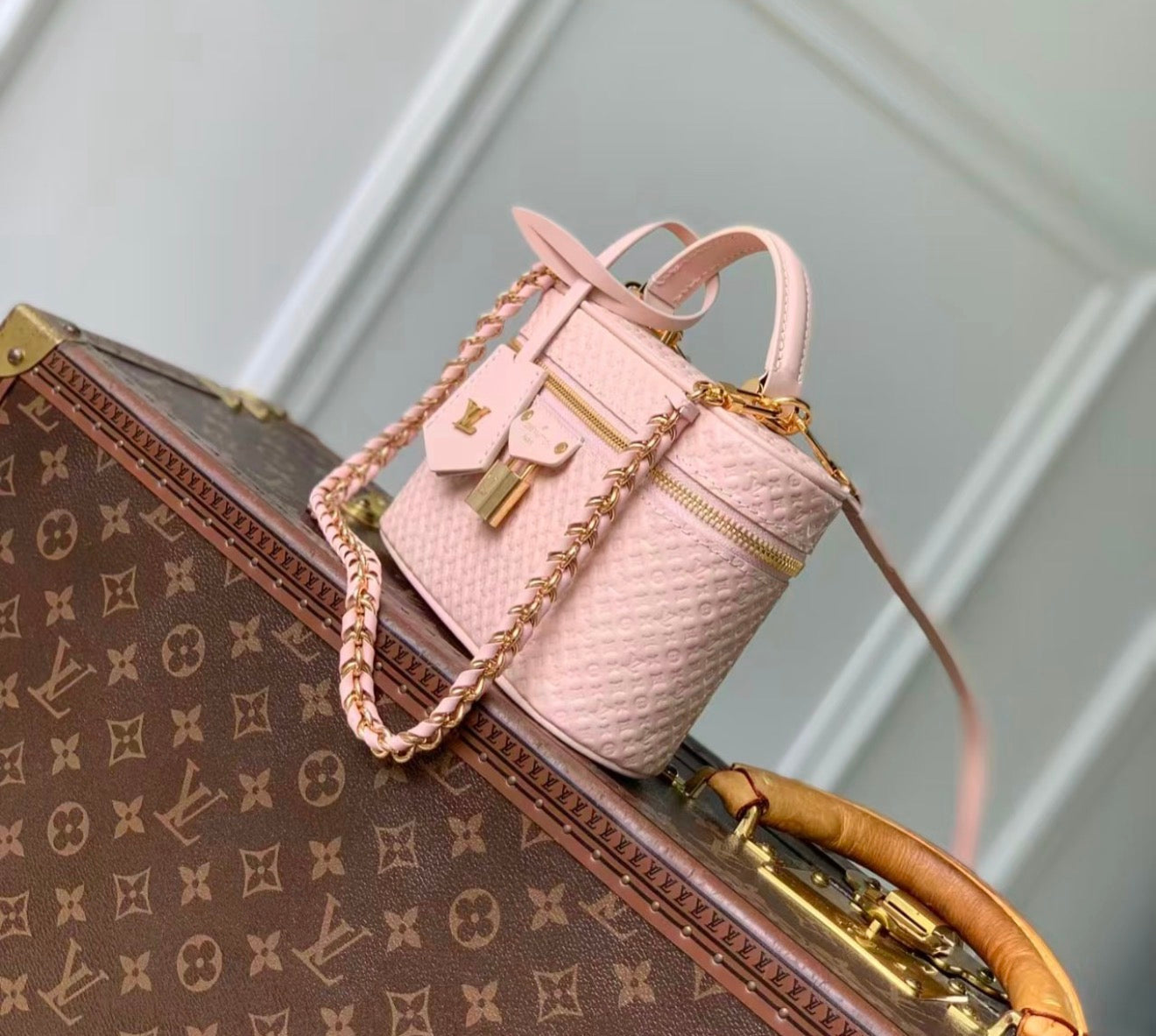 Vanity Chain Pouch
