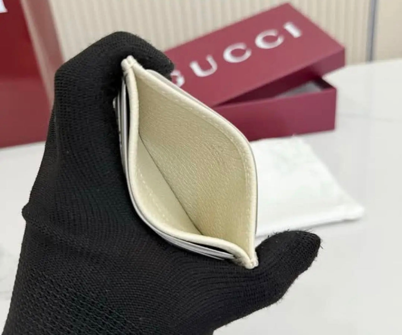 Ophidia Card Holder