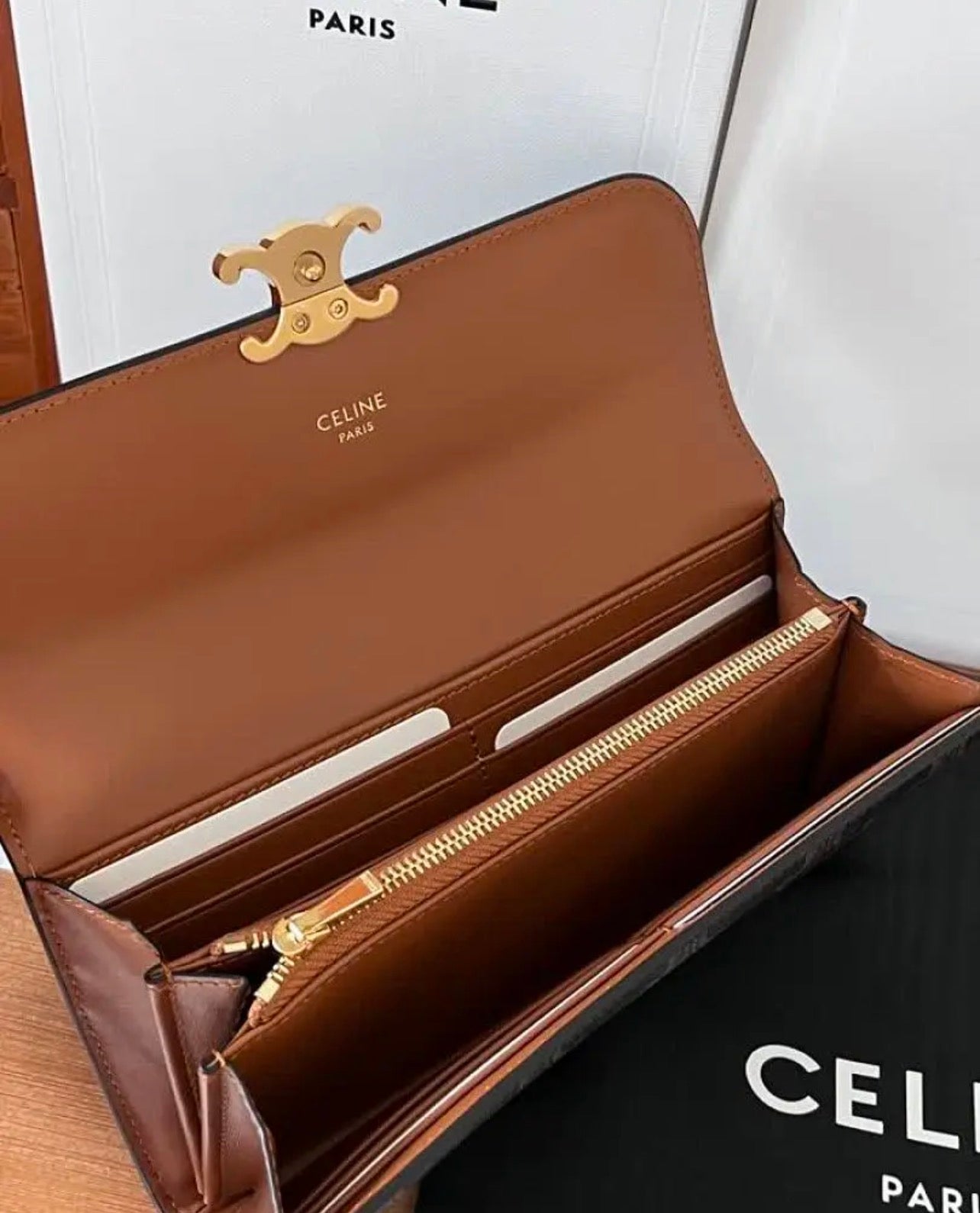 Triomphe Purse