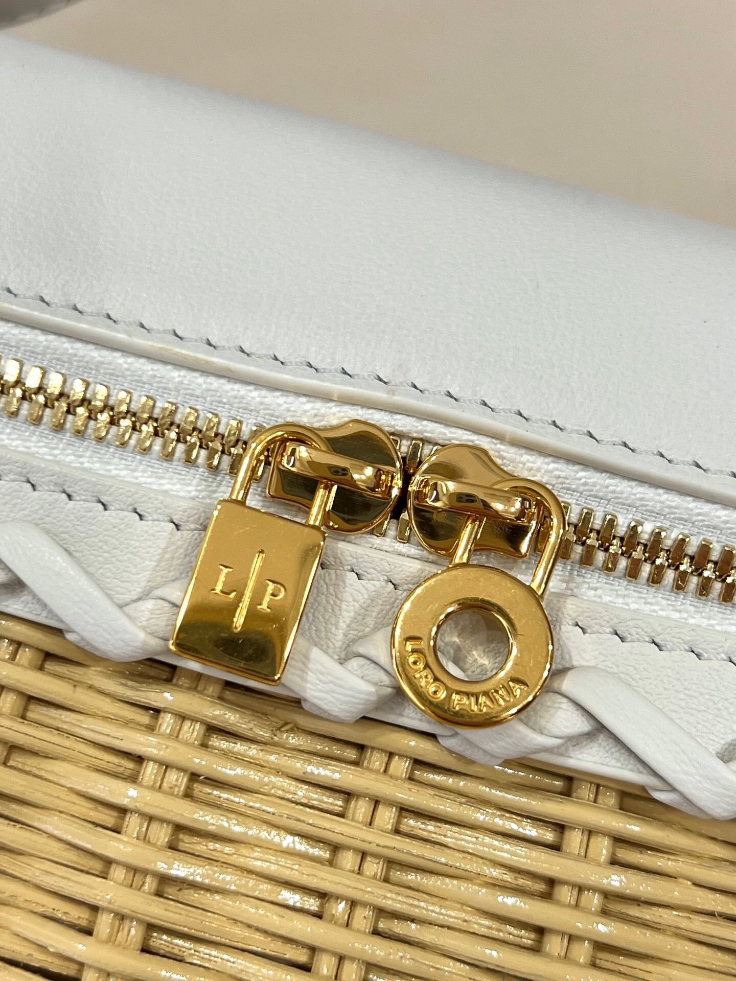 Extra Wicker Bag