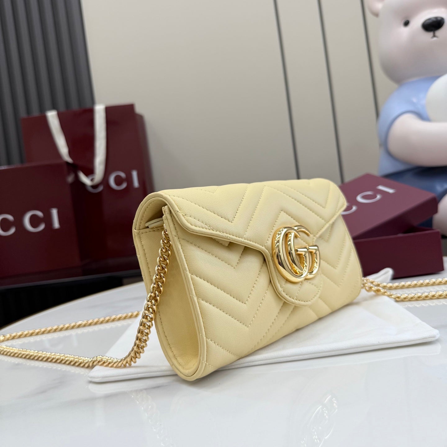 Marmont Clutch
