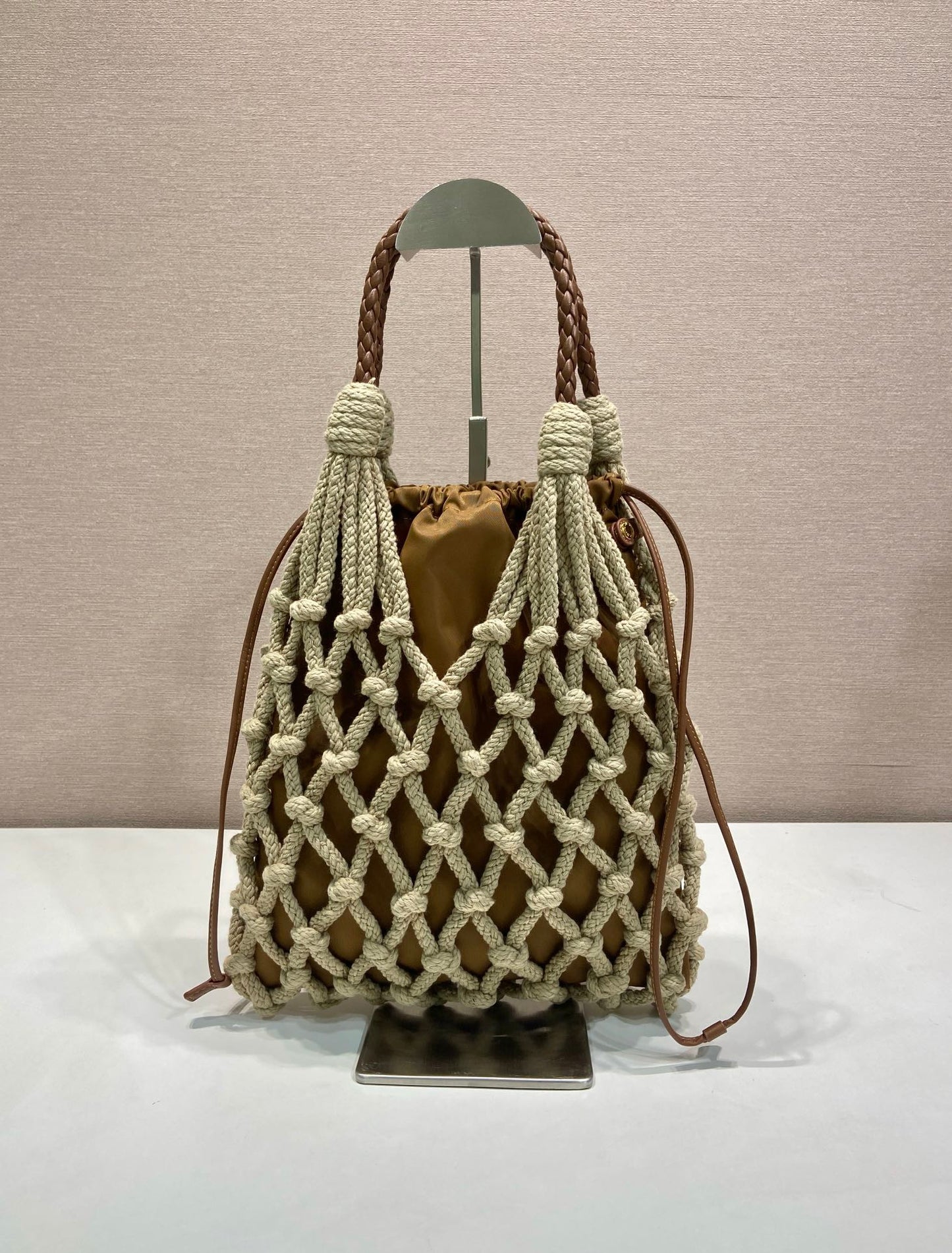 Noue Tote