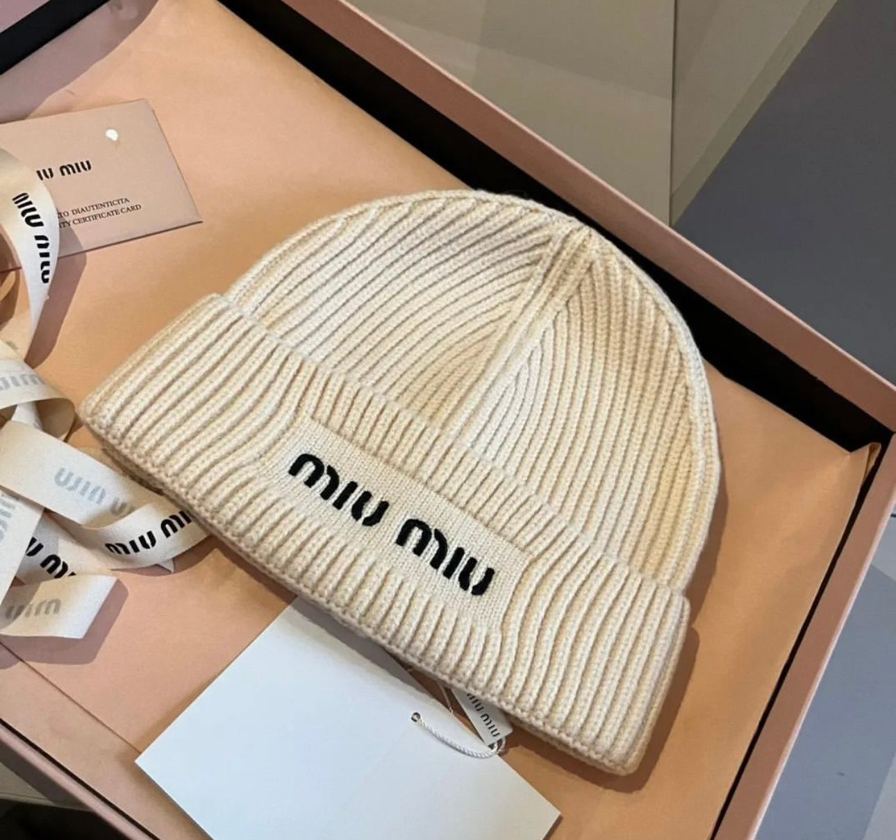 Logo Beanie