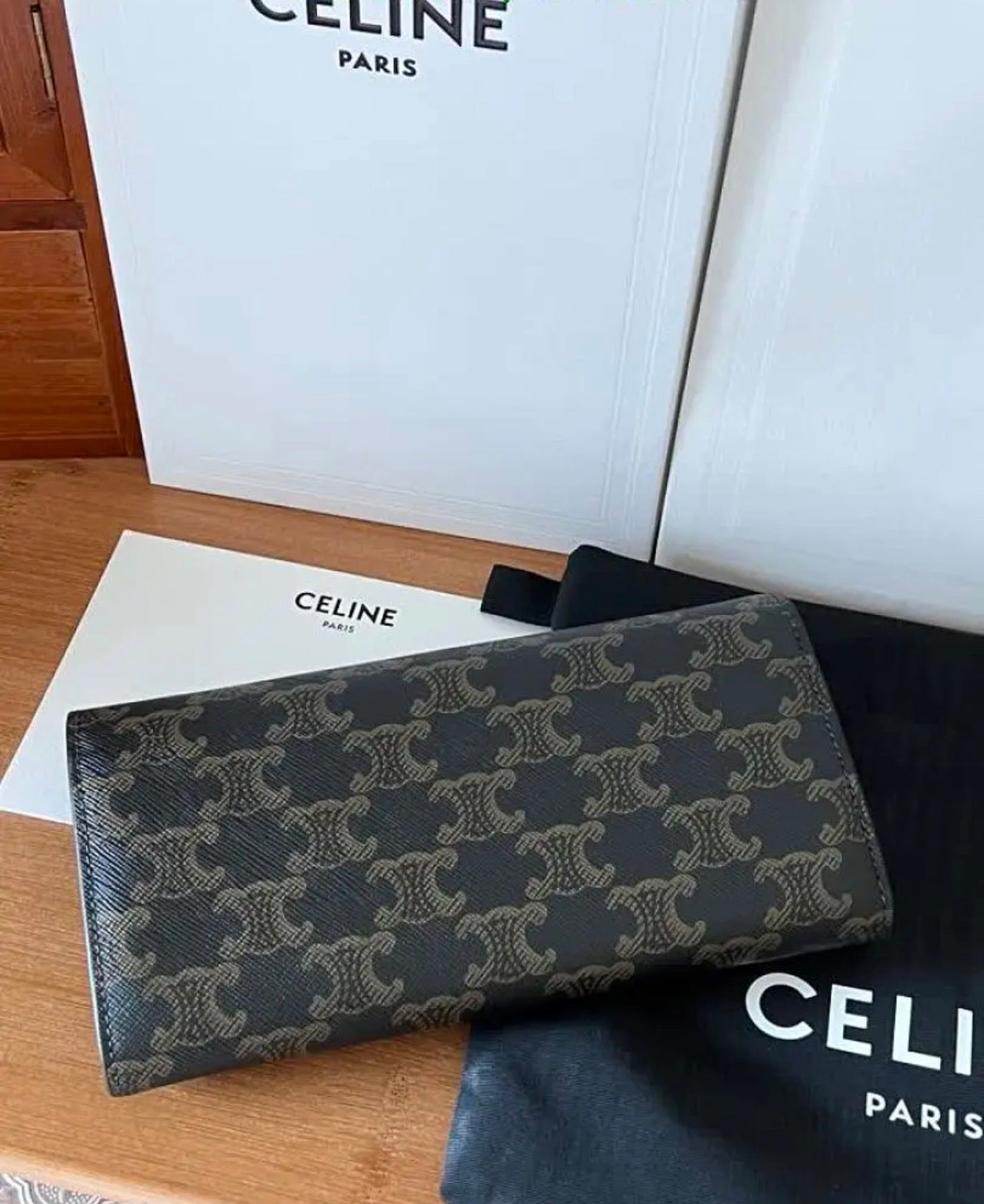 Triomphe Purse